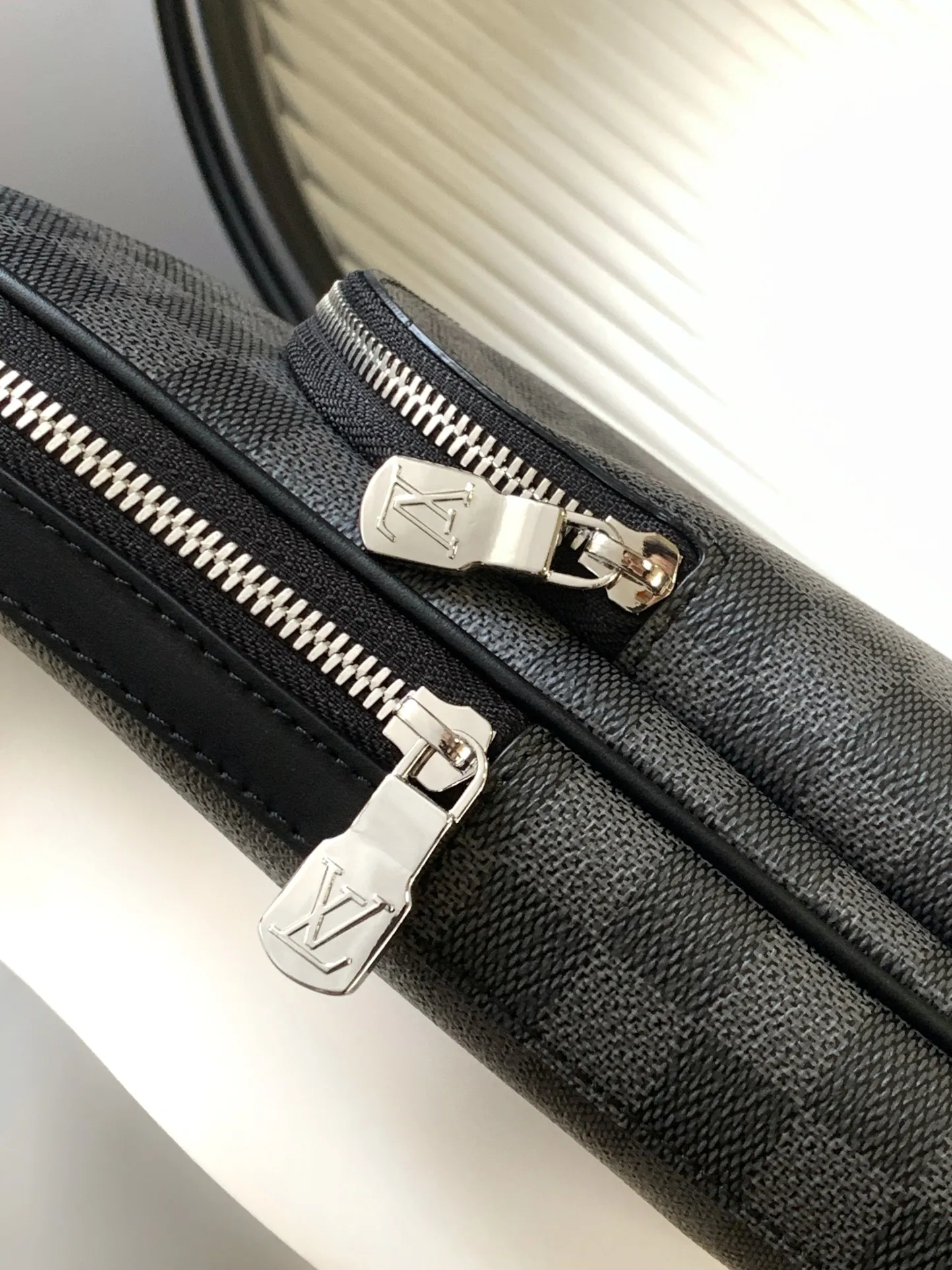 Louis Vuitton Avenue Slingbag N45302 - 图片 9