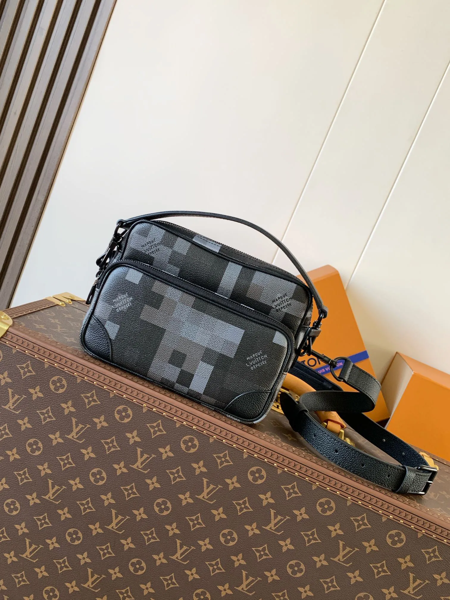 Louis Vuitton Nil Messenger M14988 - 图片 3