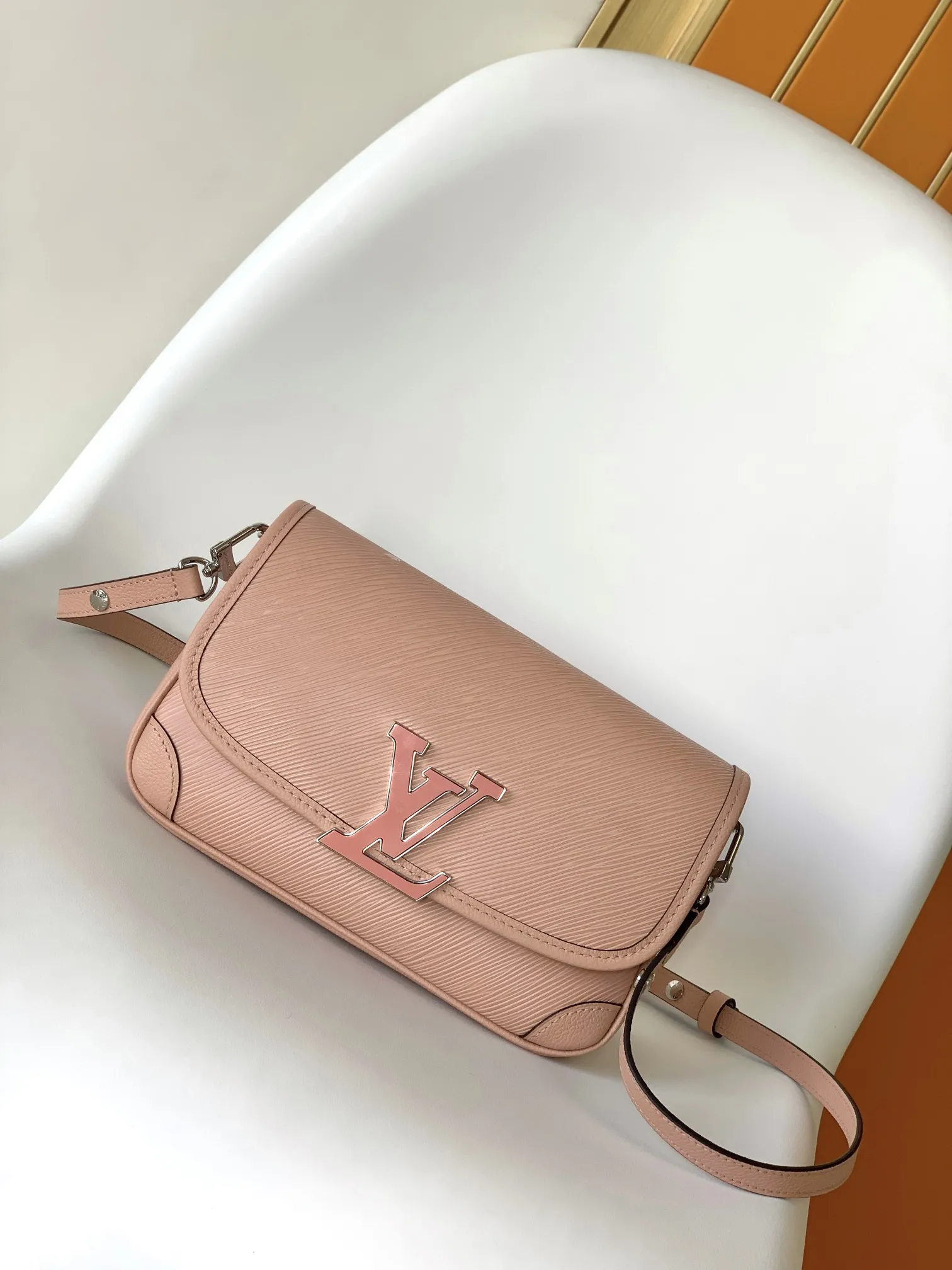 Louis Vuitton Buci NM M20987 - 图片 3