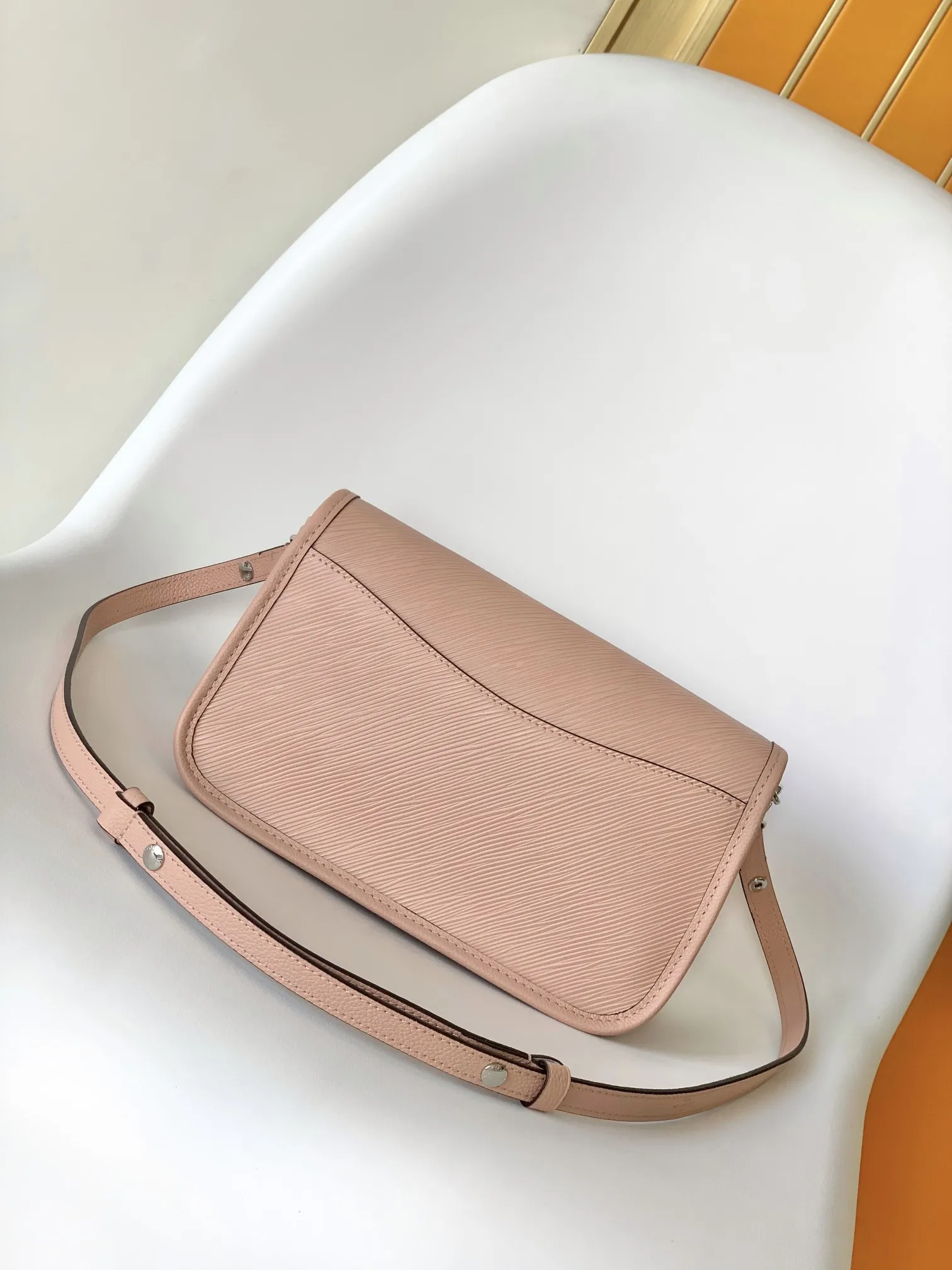Louis Vuitton Buci NM M20987 - 图片 5