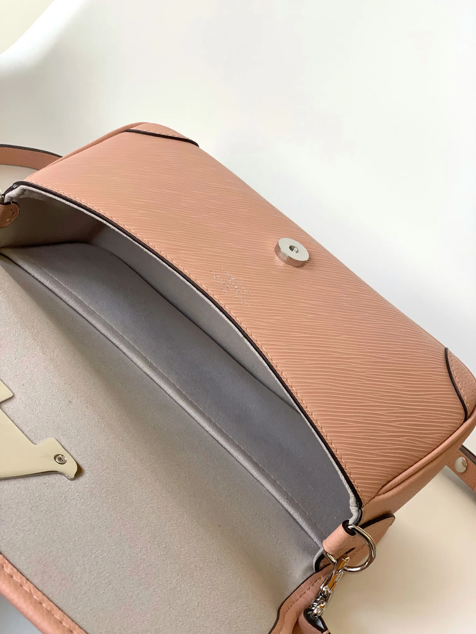 Louis Vuitton Buci NM M20987 - 图片 10