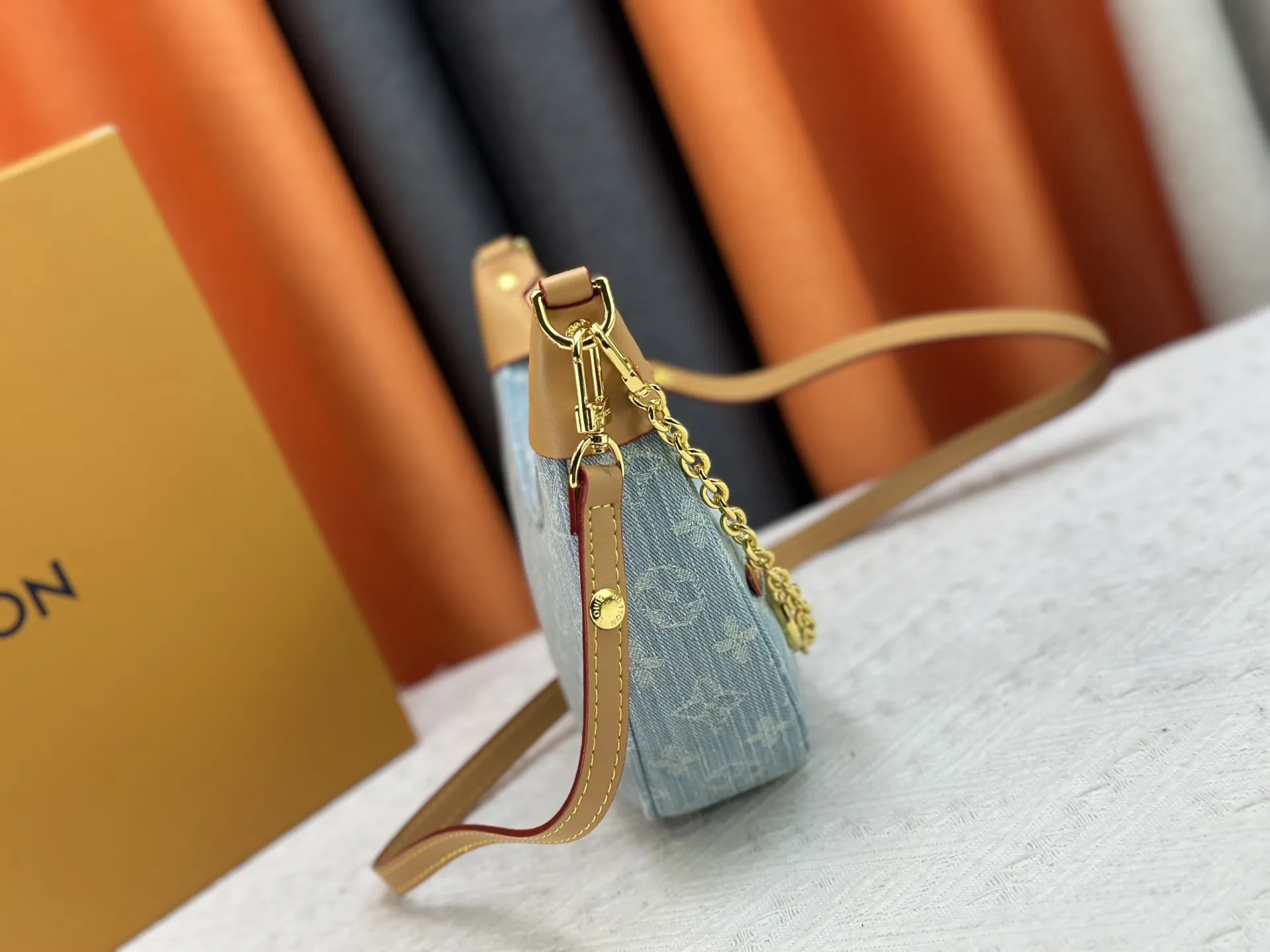 Louis Vuitton Loop M24846 - Image 5