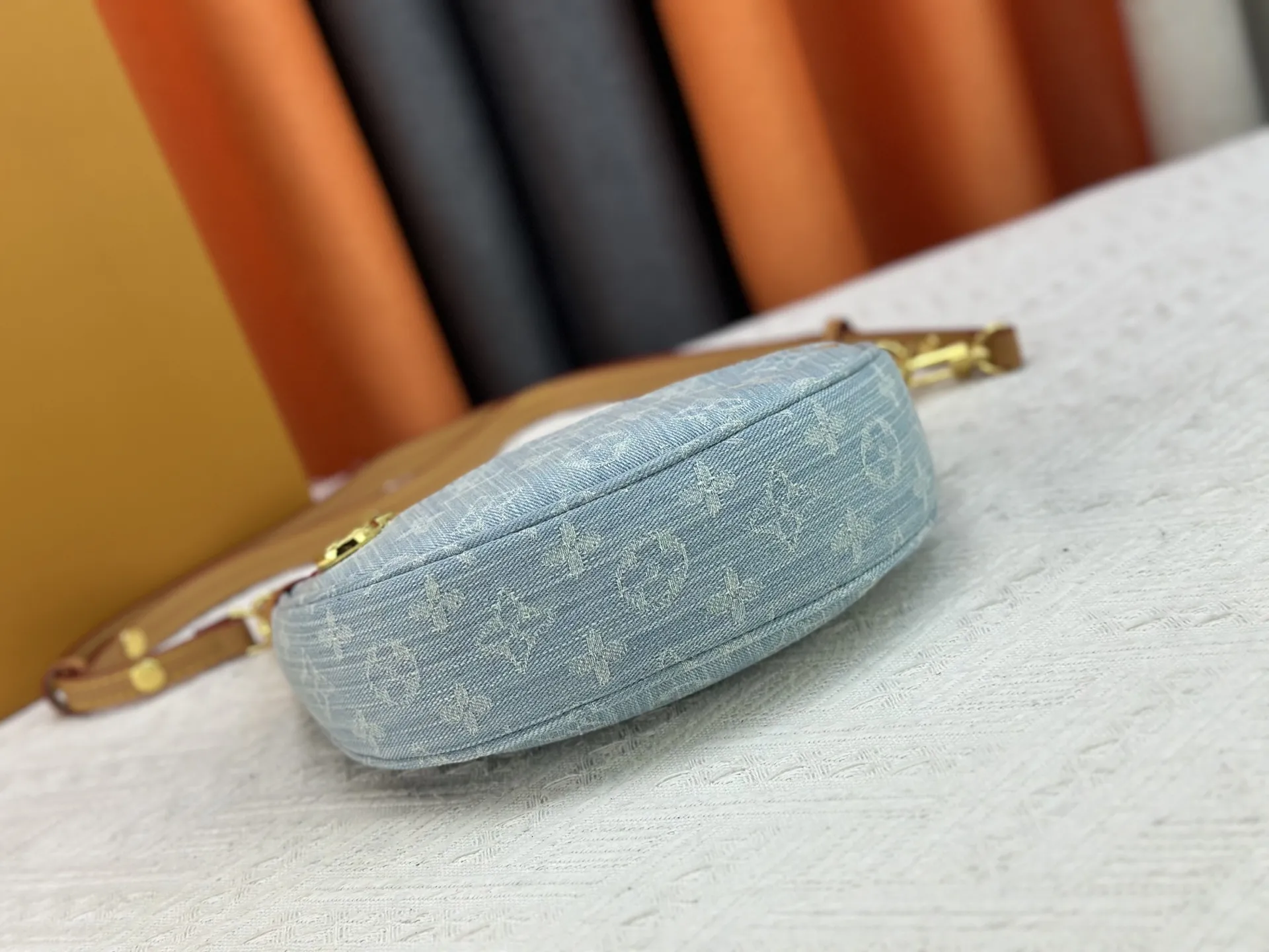 Louis Vuitton Loop M24846 - Image 7