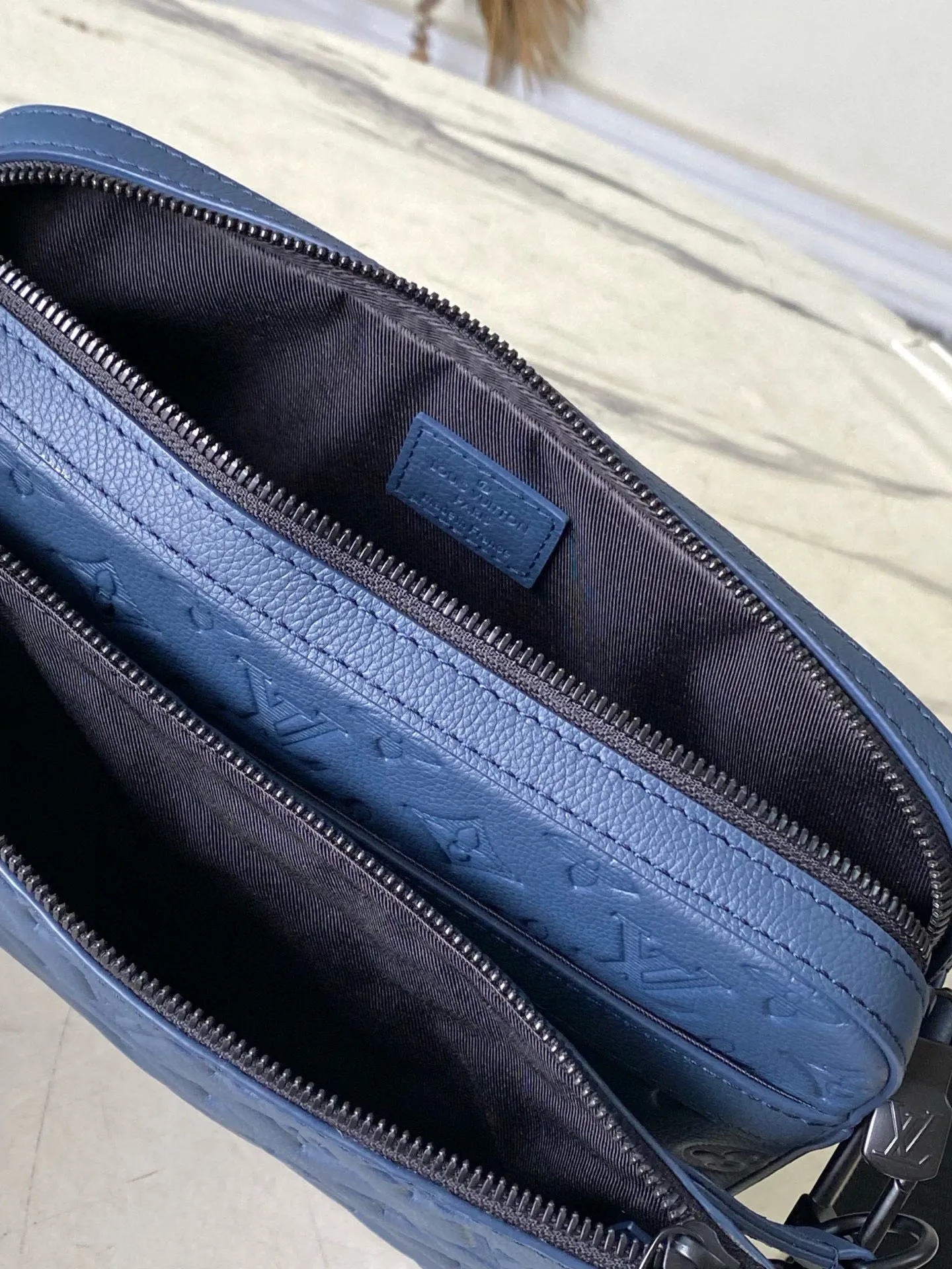 Louis Vuitton Trio Messenger M14785 - Image 9