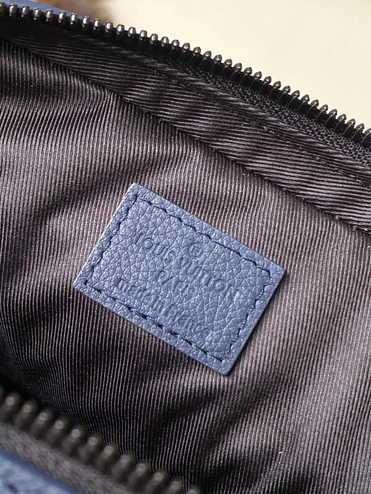 Louis Vuitton Trio Messenger M14785 - Image 10