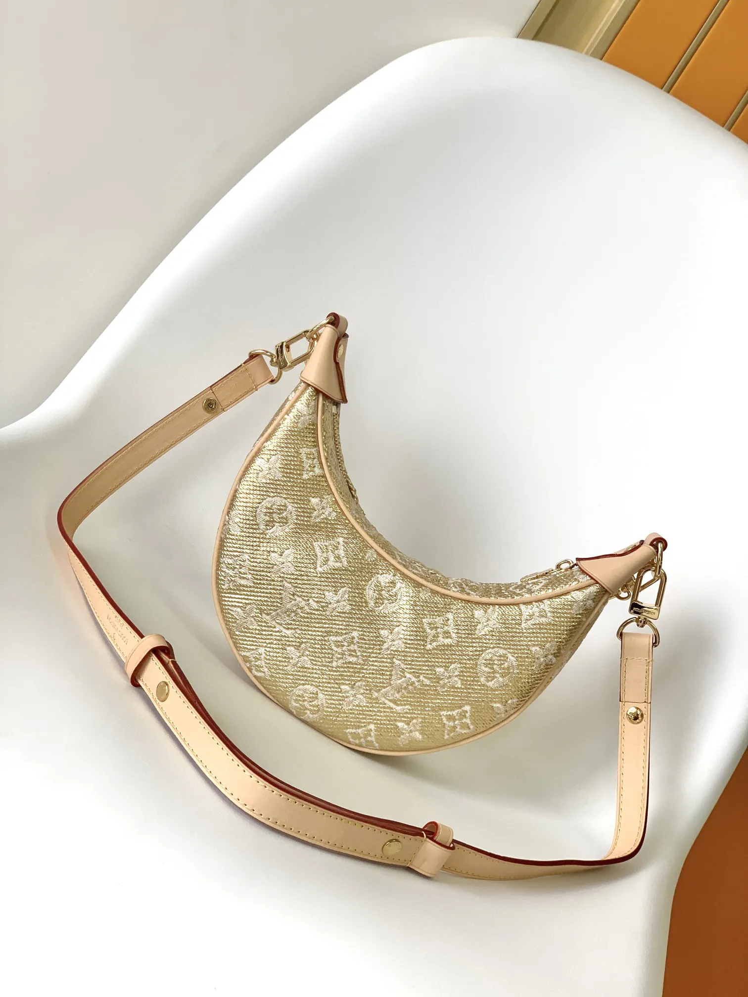 Louis Vuitton Loop M22928 - 图片 5