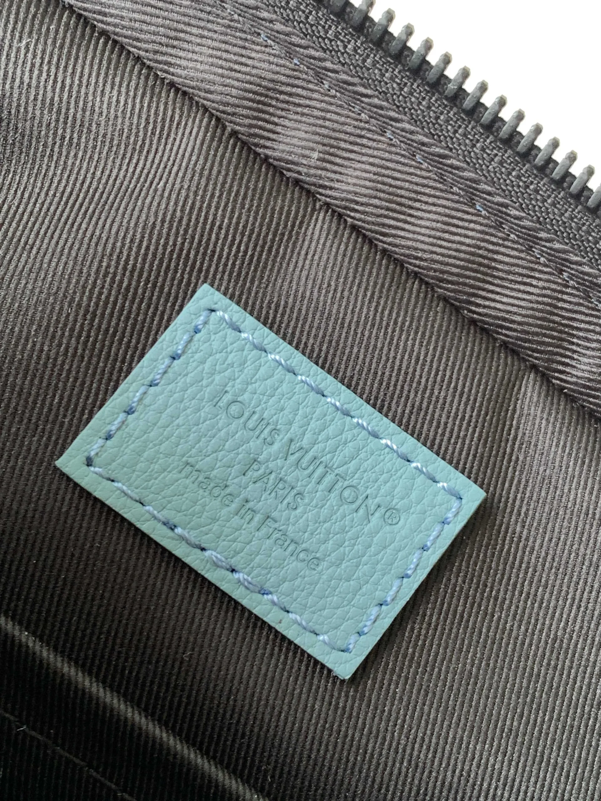 Louis Vuitton Trio Messenger M14781 - Image 10