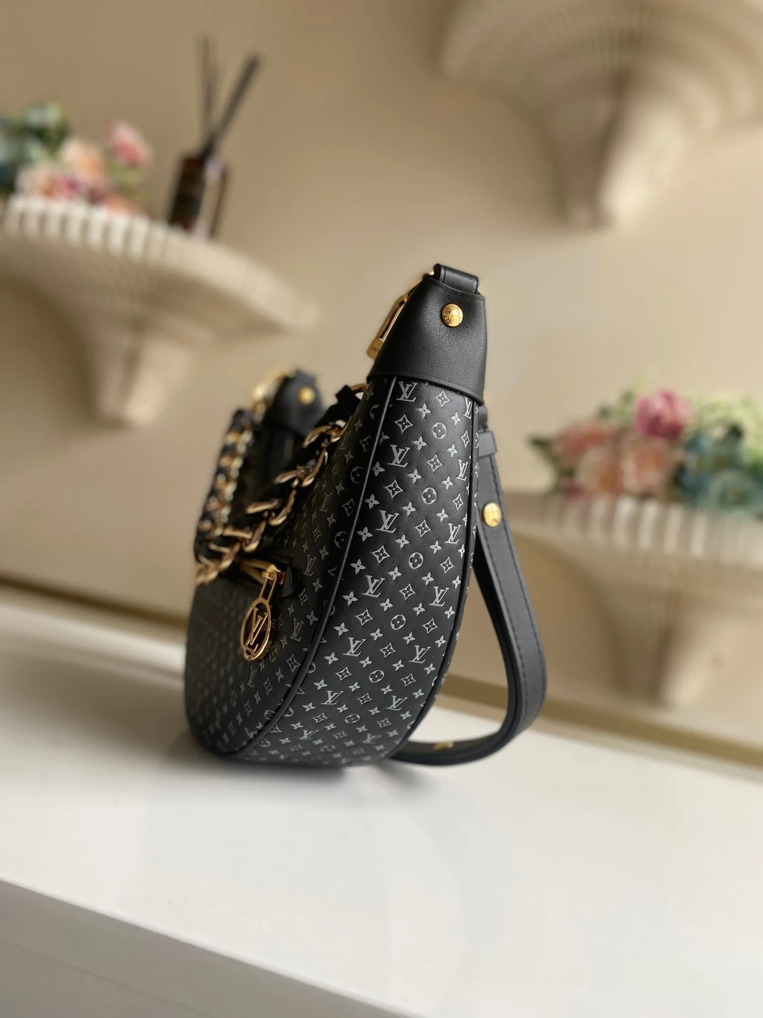Louis Vuitton Loop M22591 - Image 3