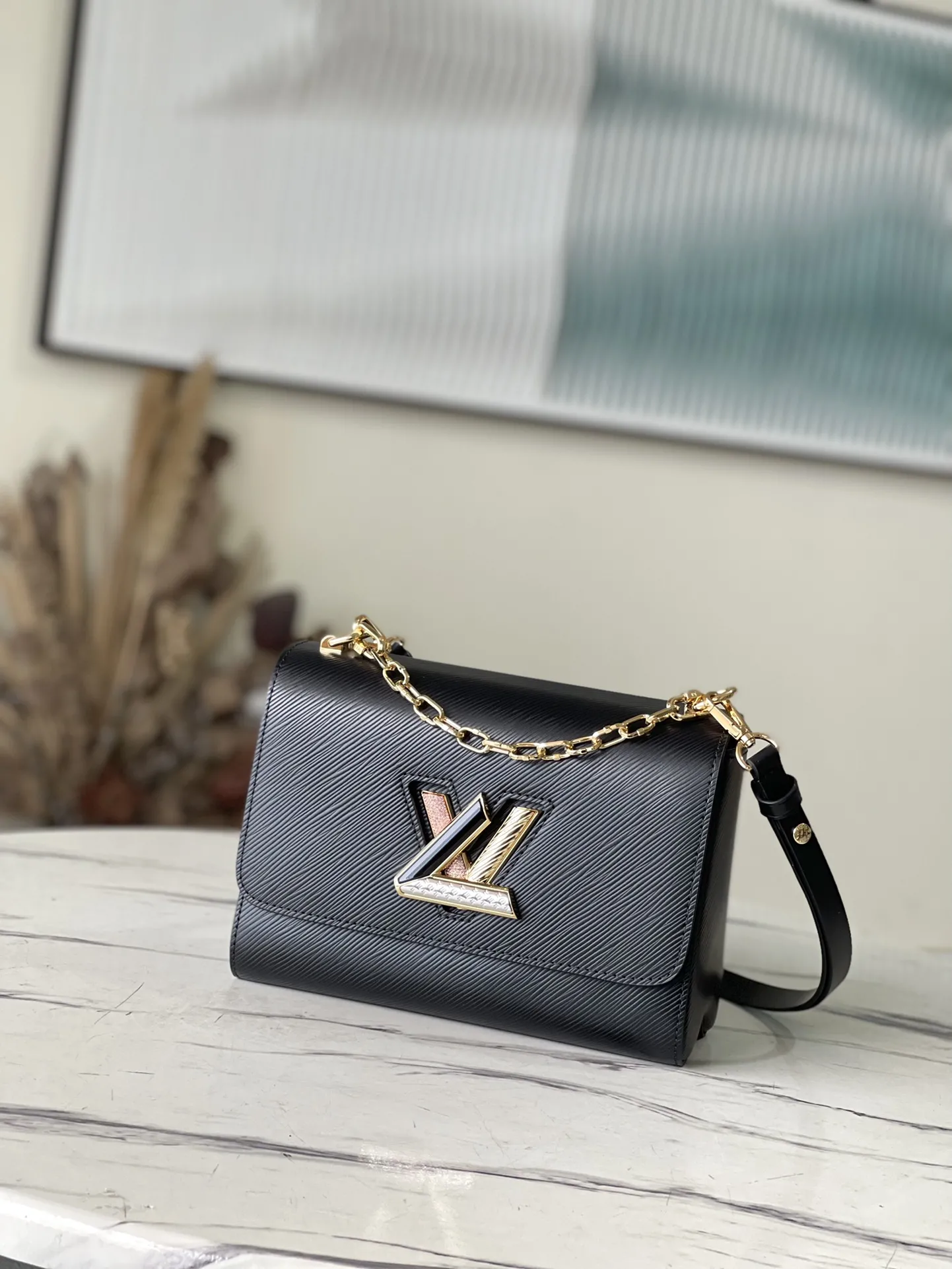 Alternative view of Louis Vuitton Twist MM M21031