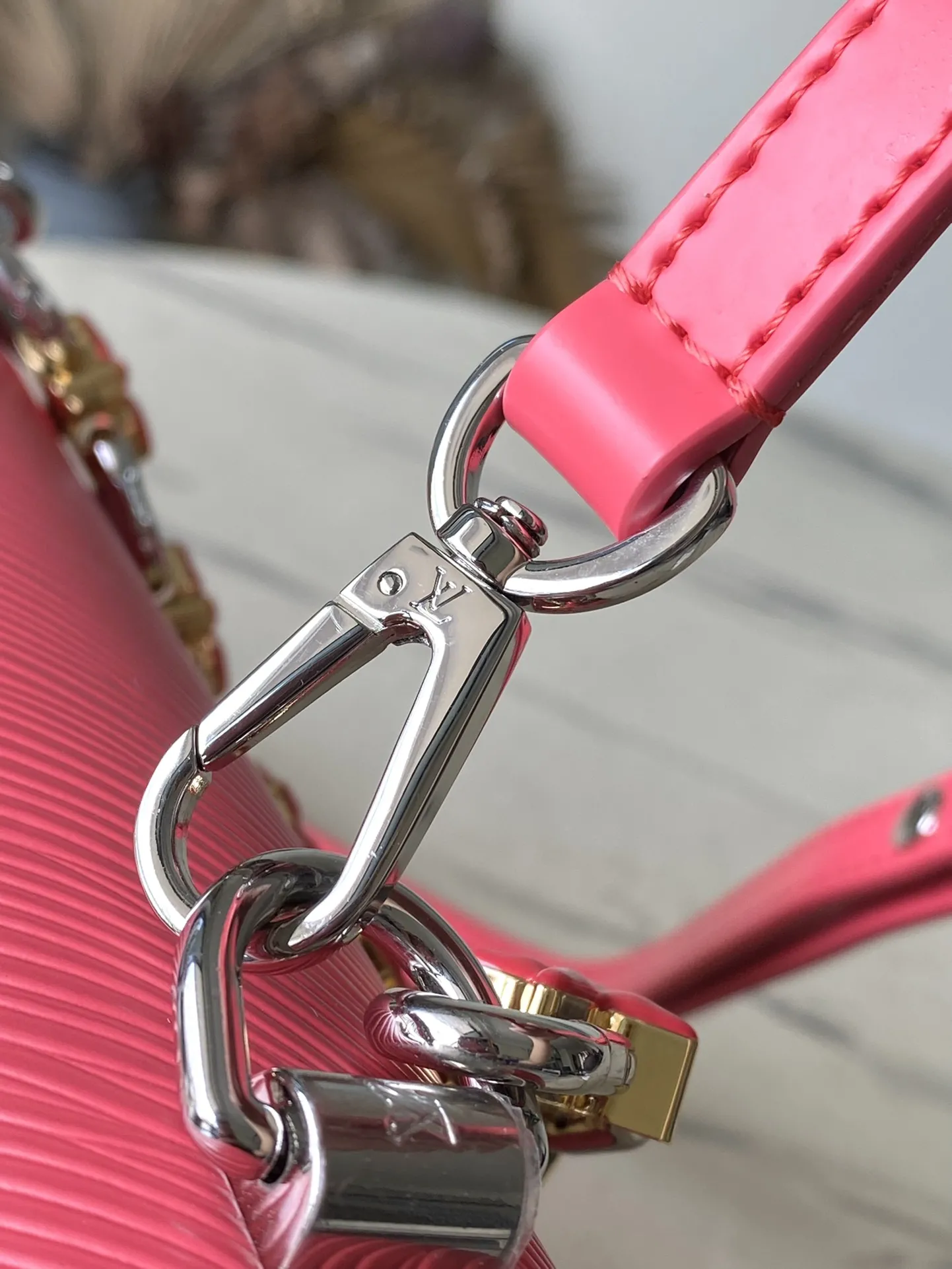 Louis Vuitton Twist PM M24042 - 图片 8