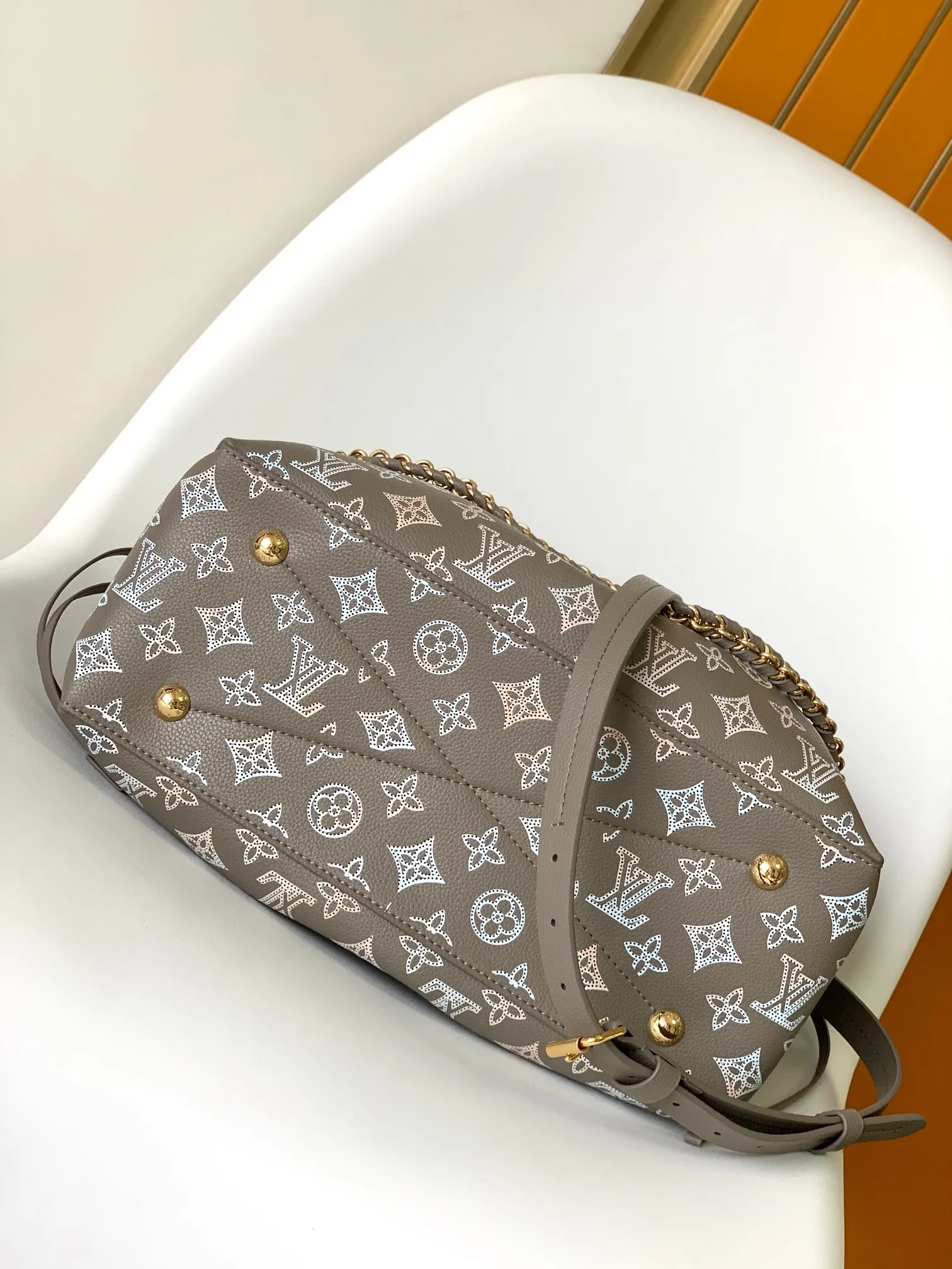 Louis Vuitton Bella Tote M23395 - Image 6