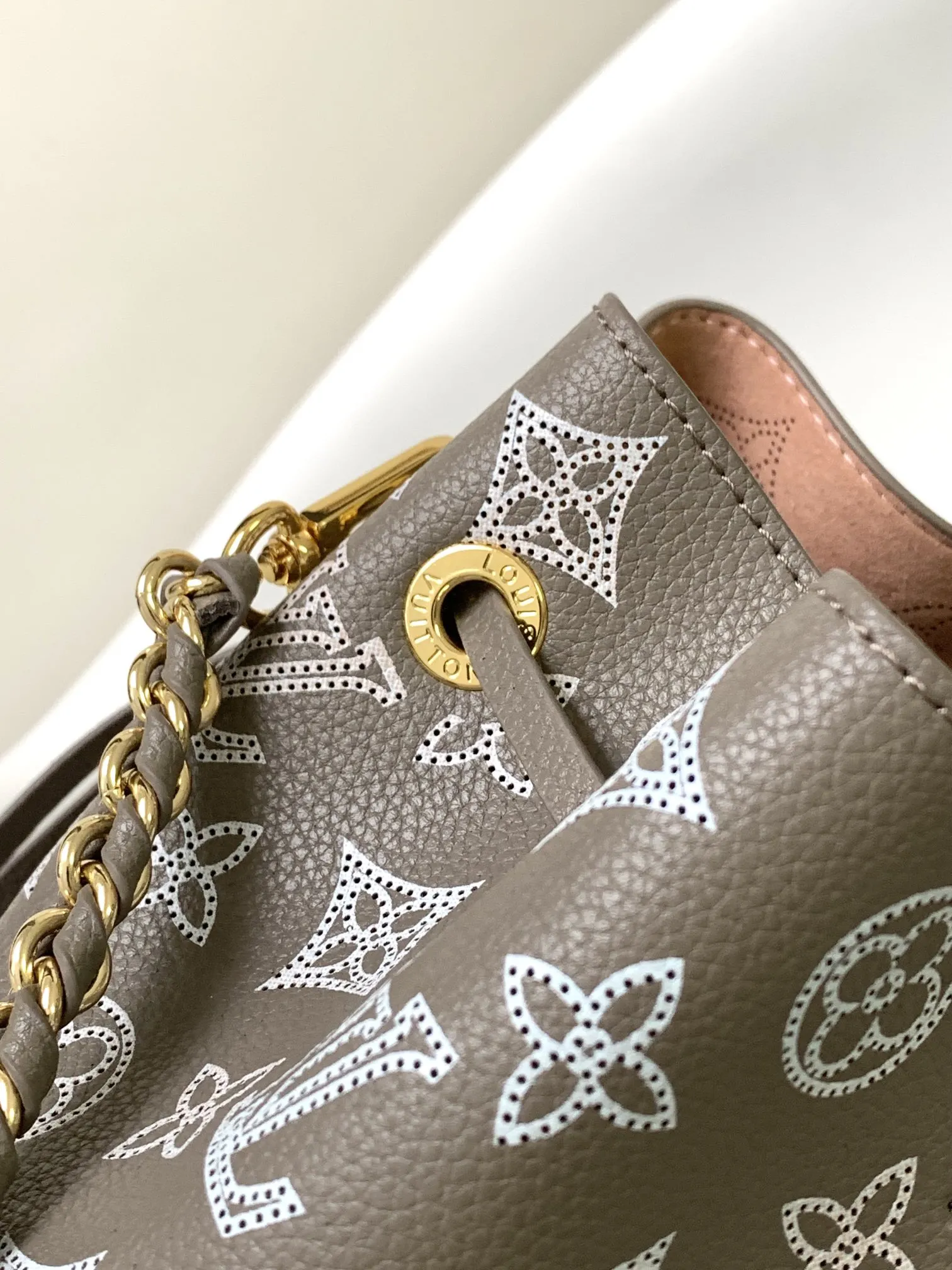 Louis Vuitton Bella Tote M23395 - Image 7