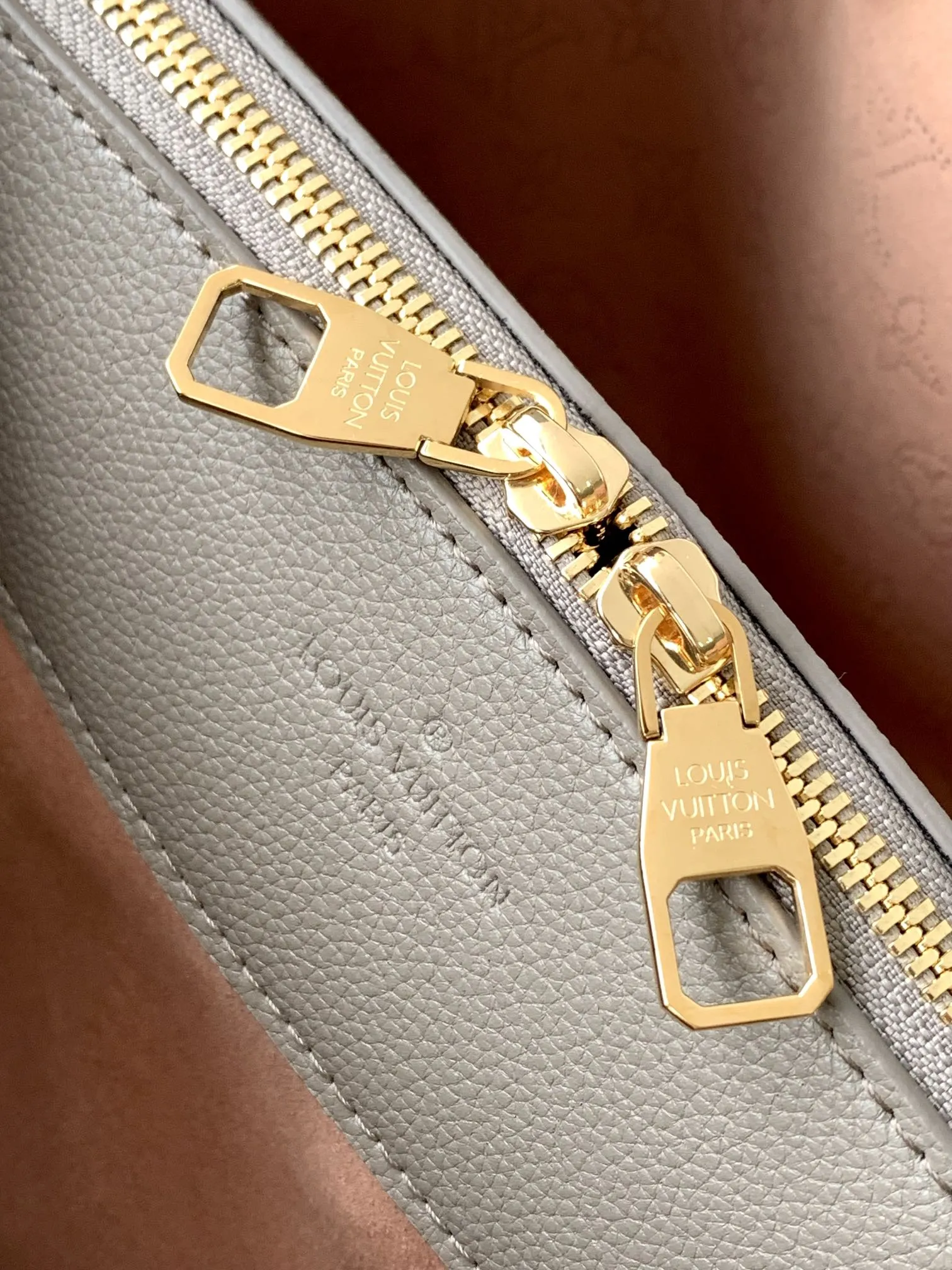 Louis Vuitton Bella Tote M23395 - Image 8