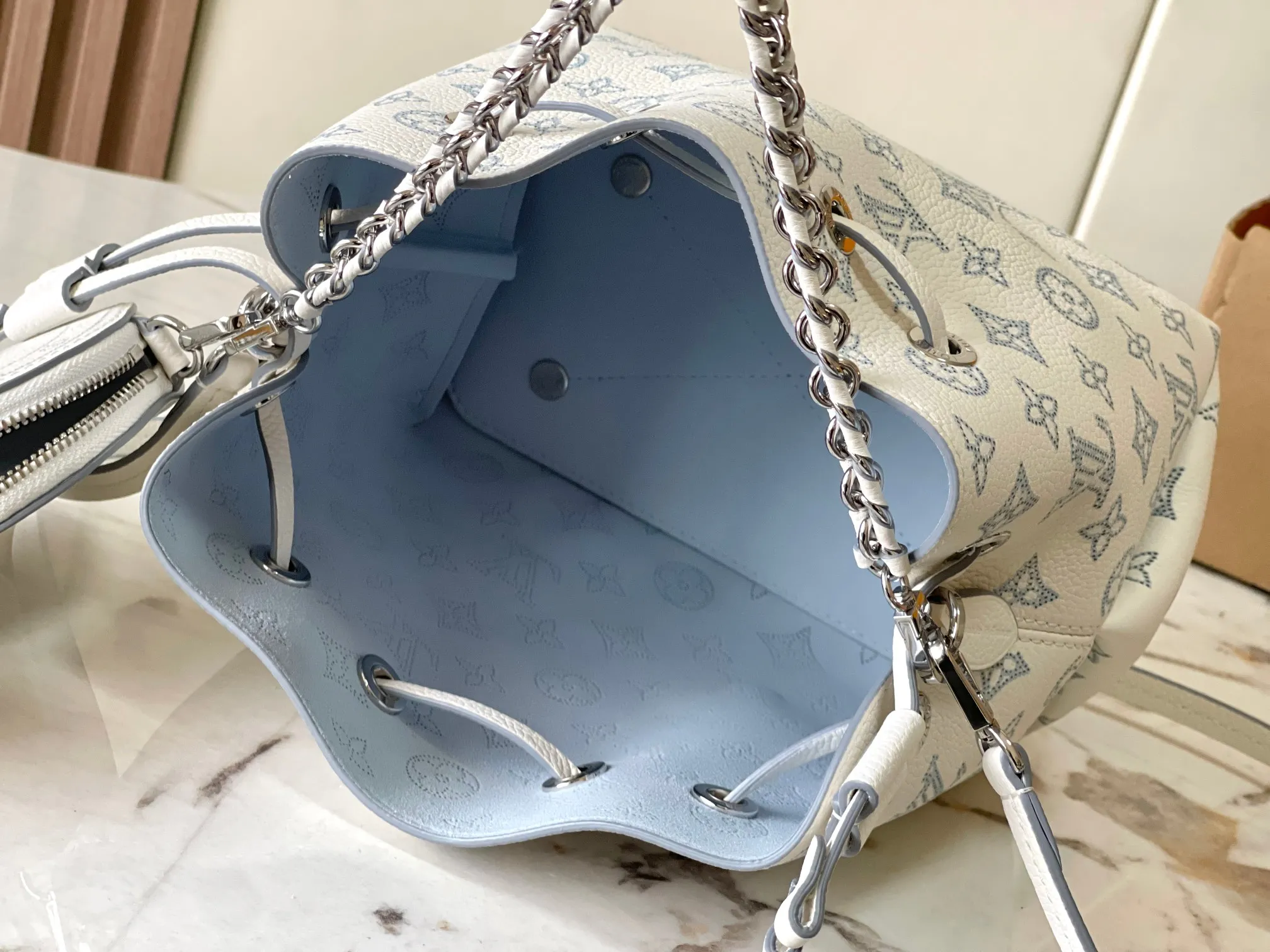 Alternative view of Louis Vuitton Bella M11736