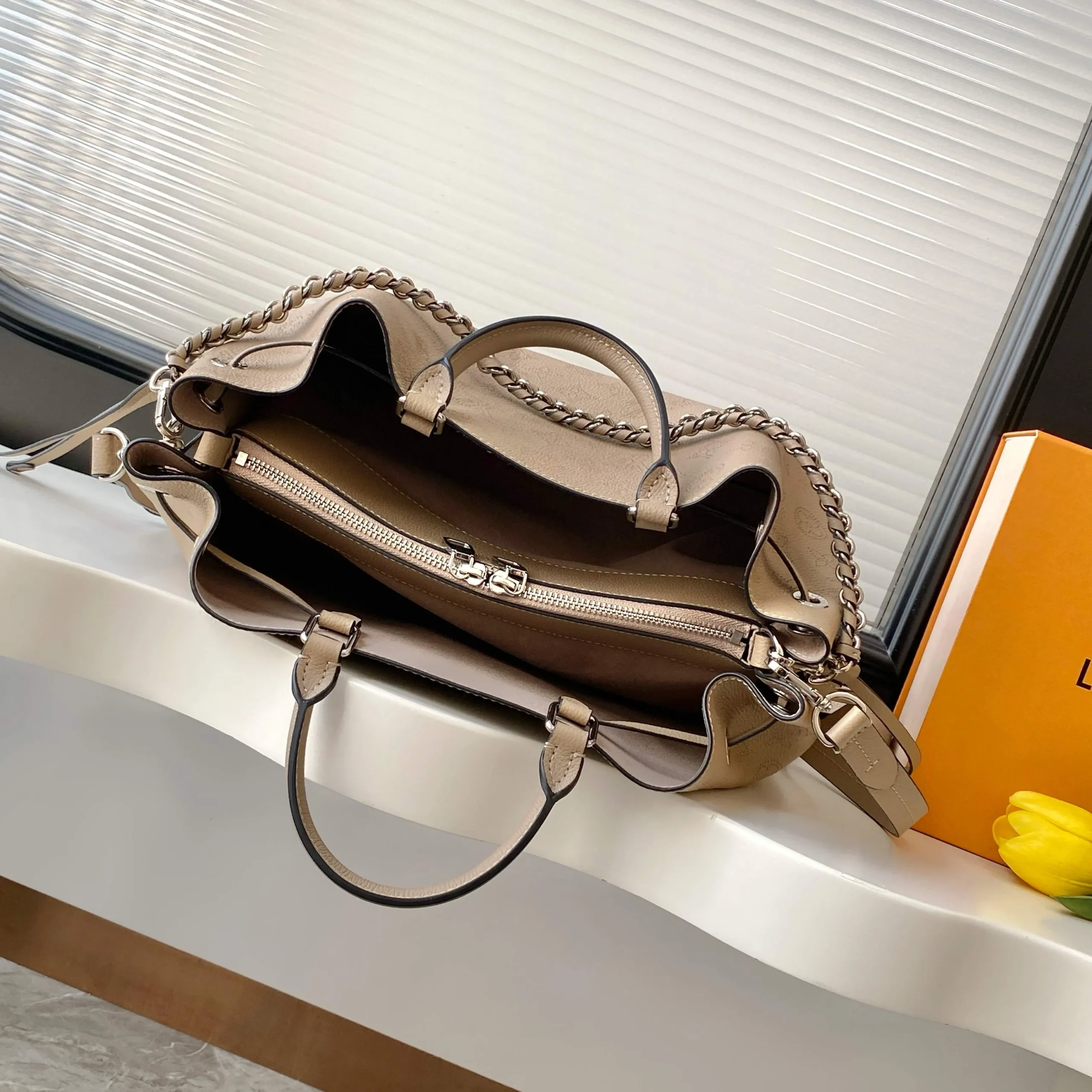 Louis Vuitton Bella Tote M59201 - 图片 10