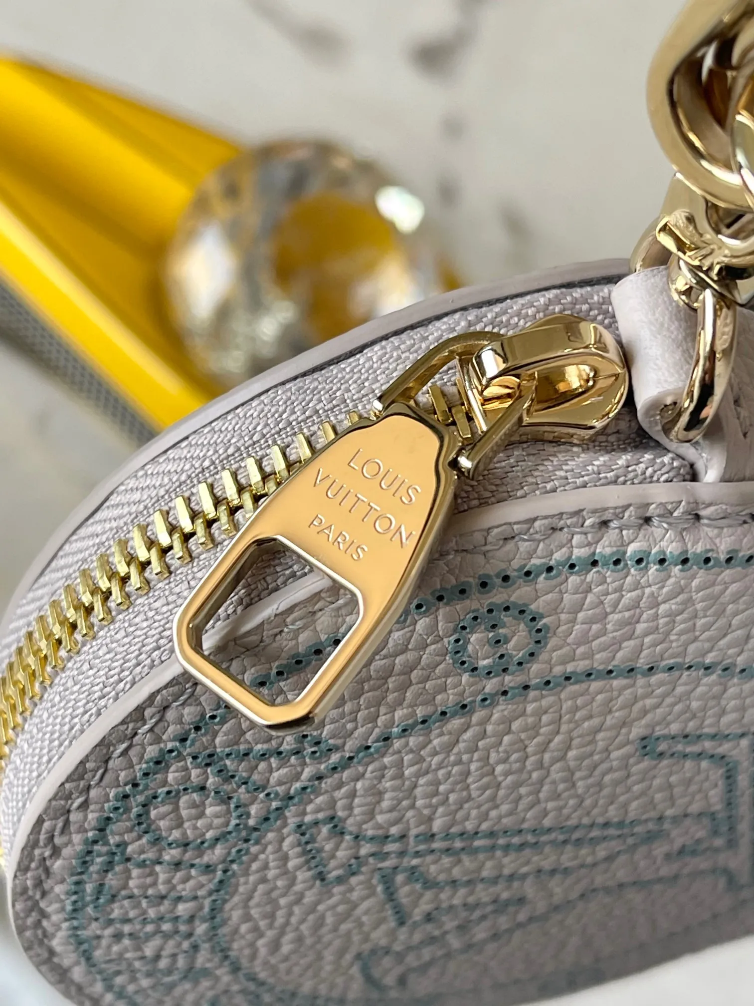Alternative view of Louis Vuitton Bella M12125
