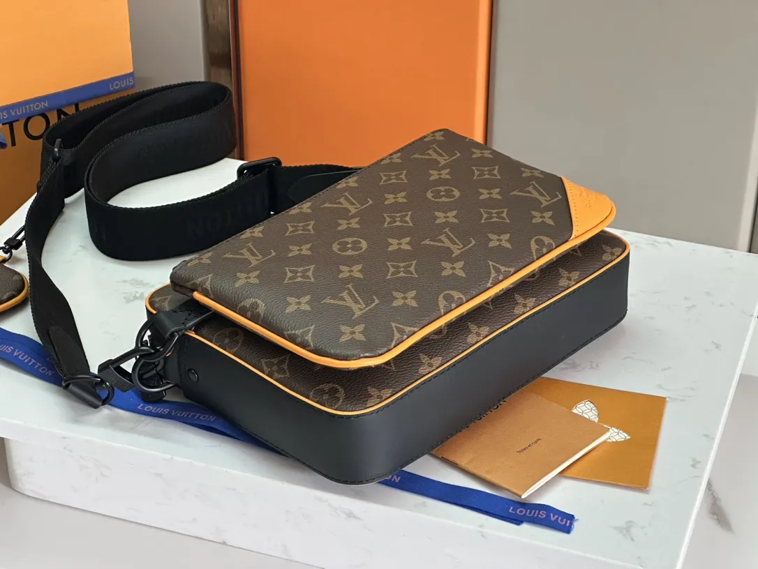 Louis Vuitton Trio Messenger M46694 - Image 5