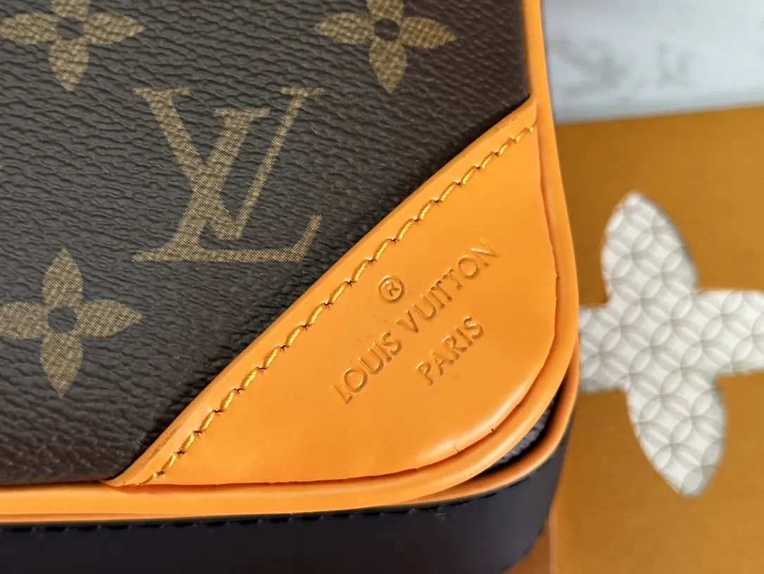 Louis Vuitton Trio Messenger M46694 - Image 7
