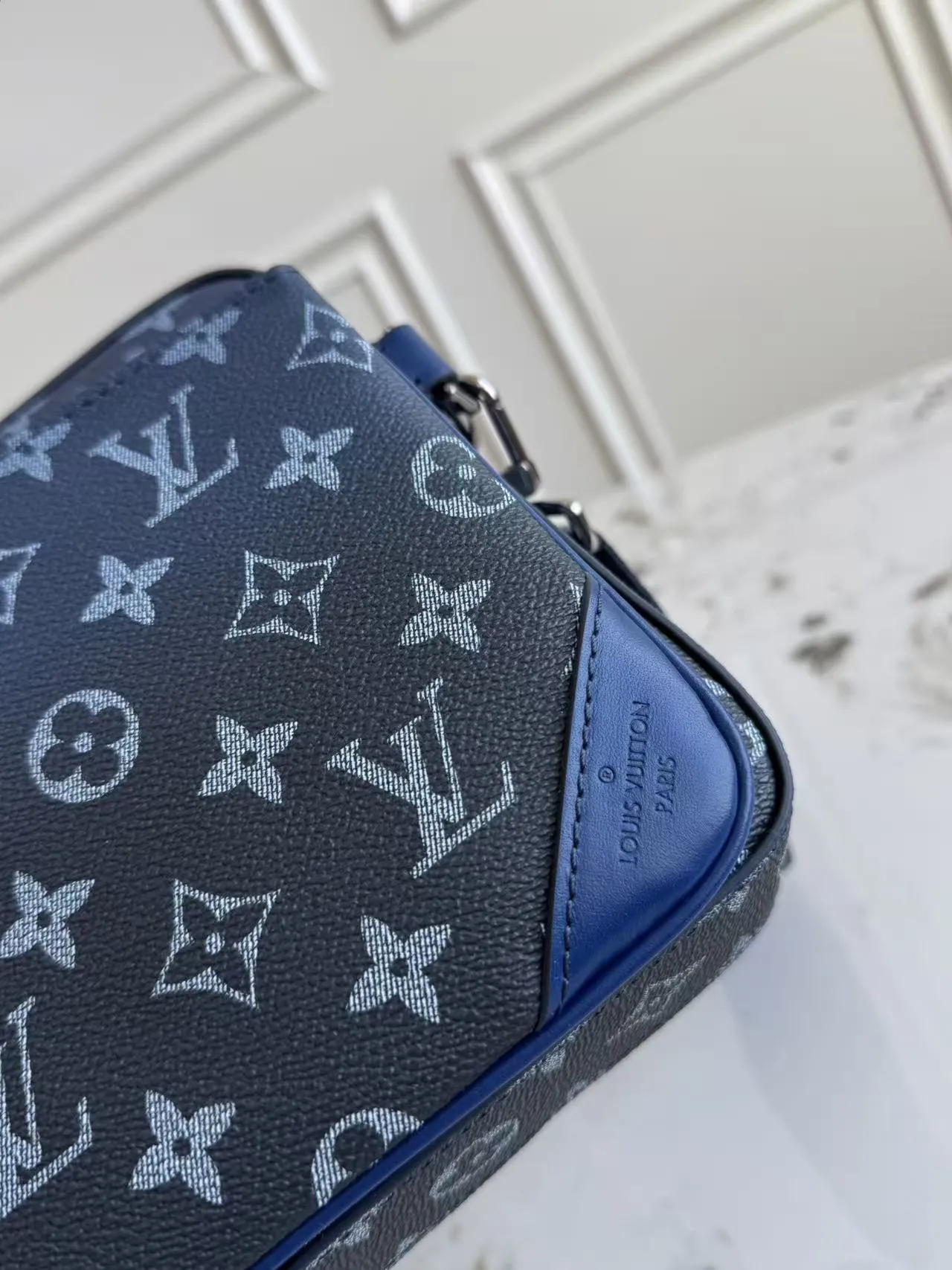 Louis Vuitton Trio Messenger M11592 - Image 6
