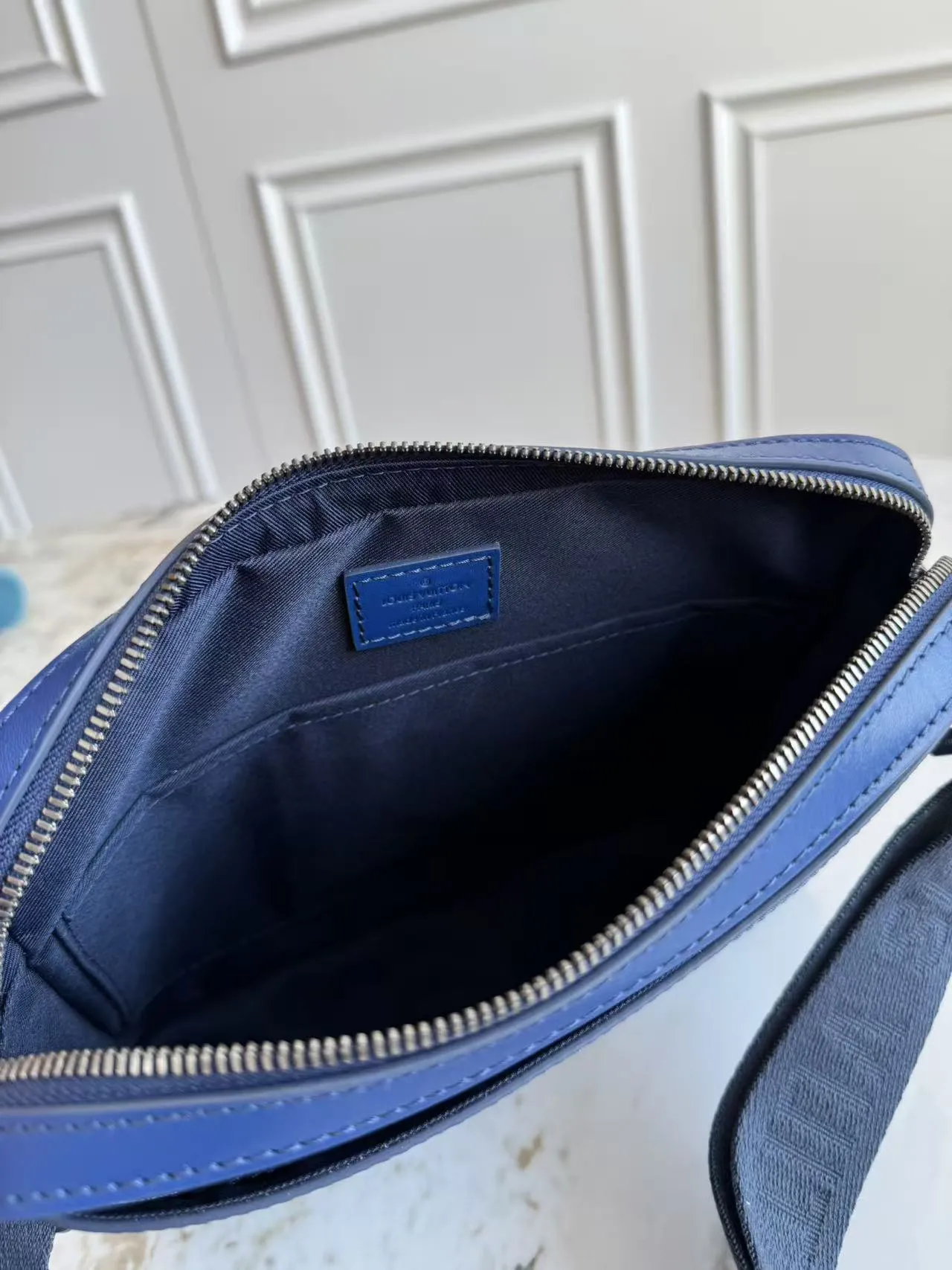 Louis Vuitton Trio Messenger M11592 - Image 9