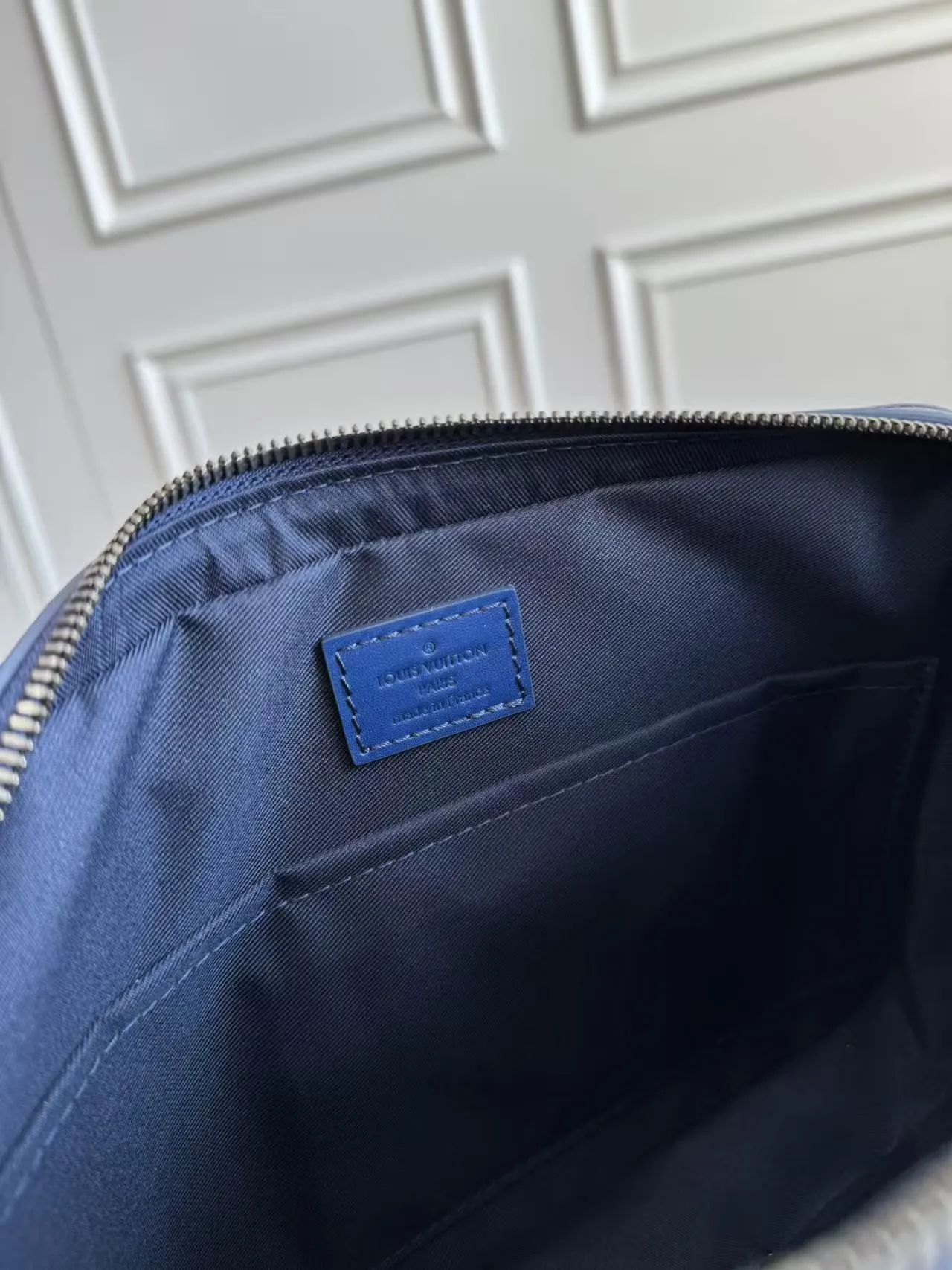 Louis Vuitton Trio Messenger M11592 - Image 10
