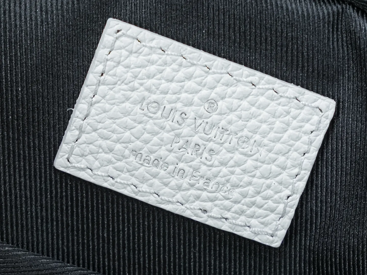 Louis Vuitton Trio Messenger M24754 - Image 10
