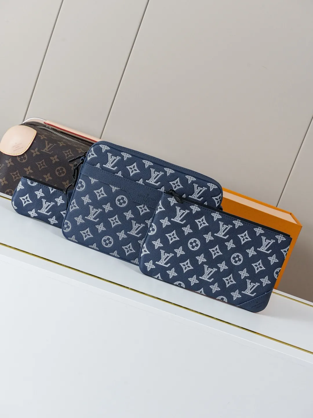 Louis Vuitton Trio Messenger M24753 - Image 3