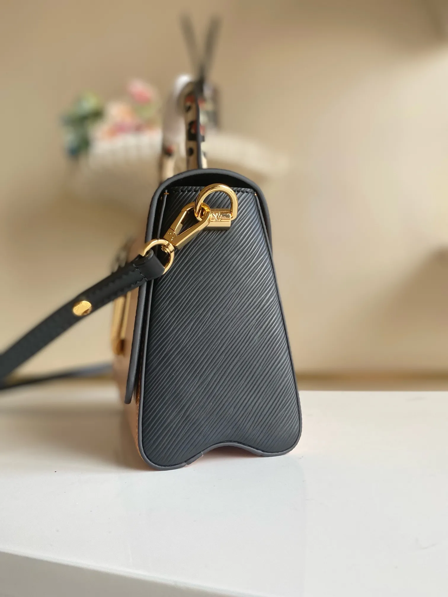 Louis Vuitton Twist MM M58689 - 图片 5