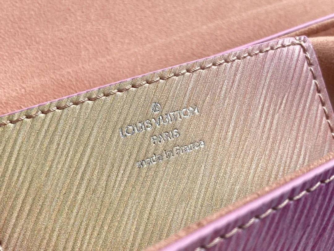 Alternative view of Louis Vuitton Twist MM M59894