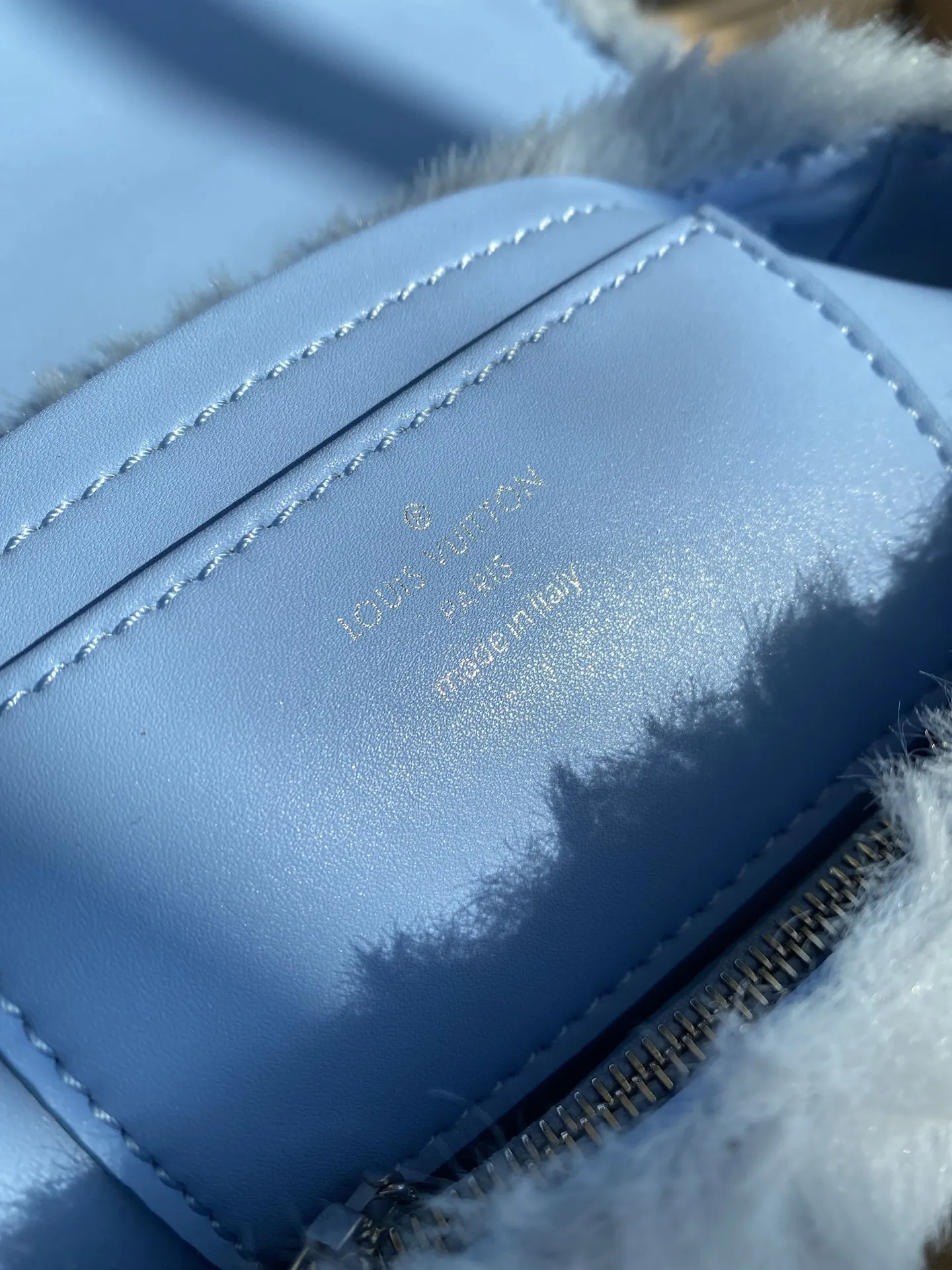 Alternative view of Louis Vuitton Twist MM M21040