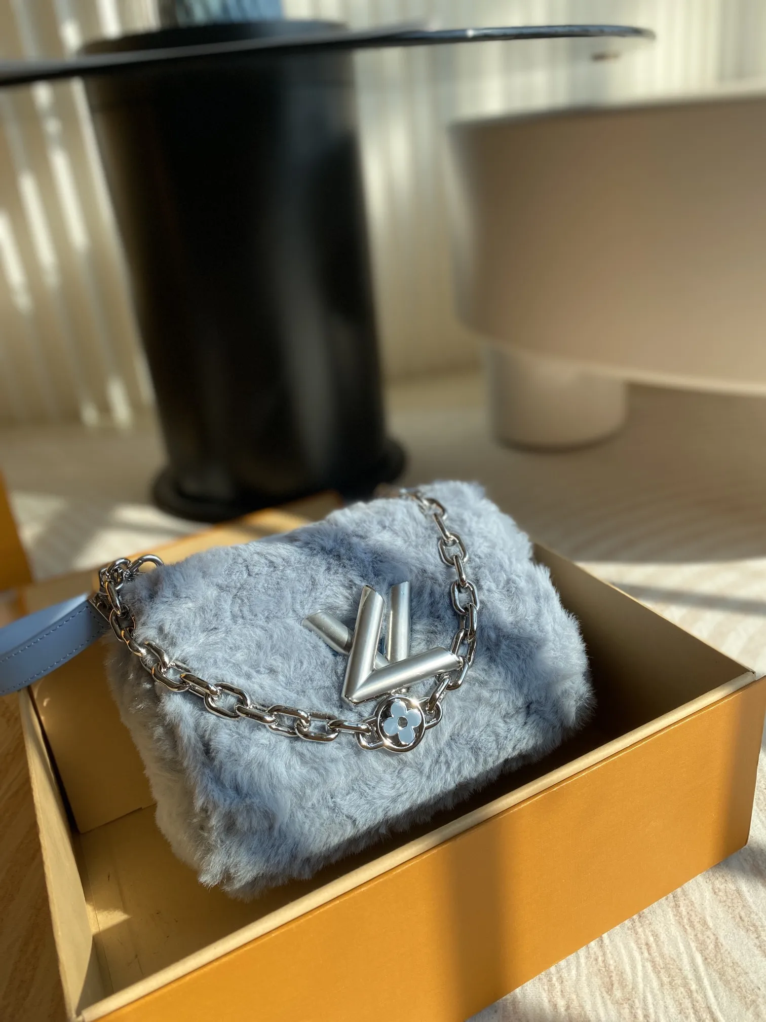 Louis Vuitton Twist MM M21040 - 图片 3