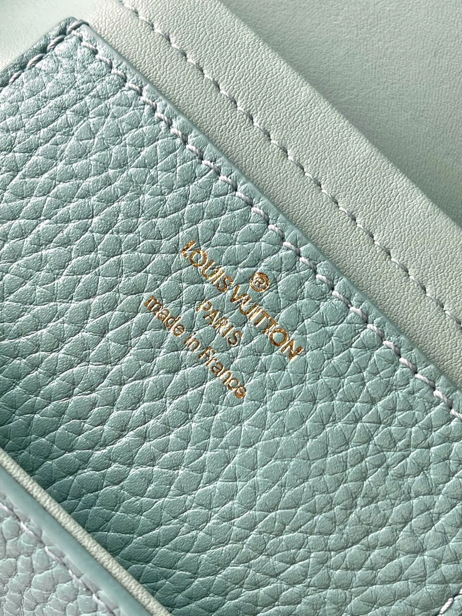 Alternative view of Louis Vuitton Twist MM M20694