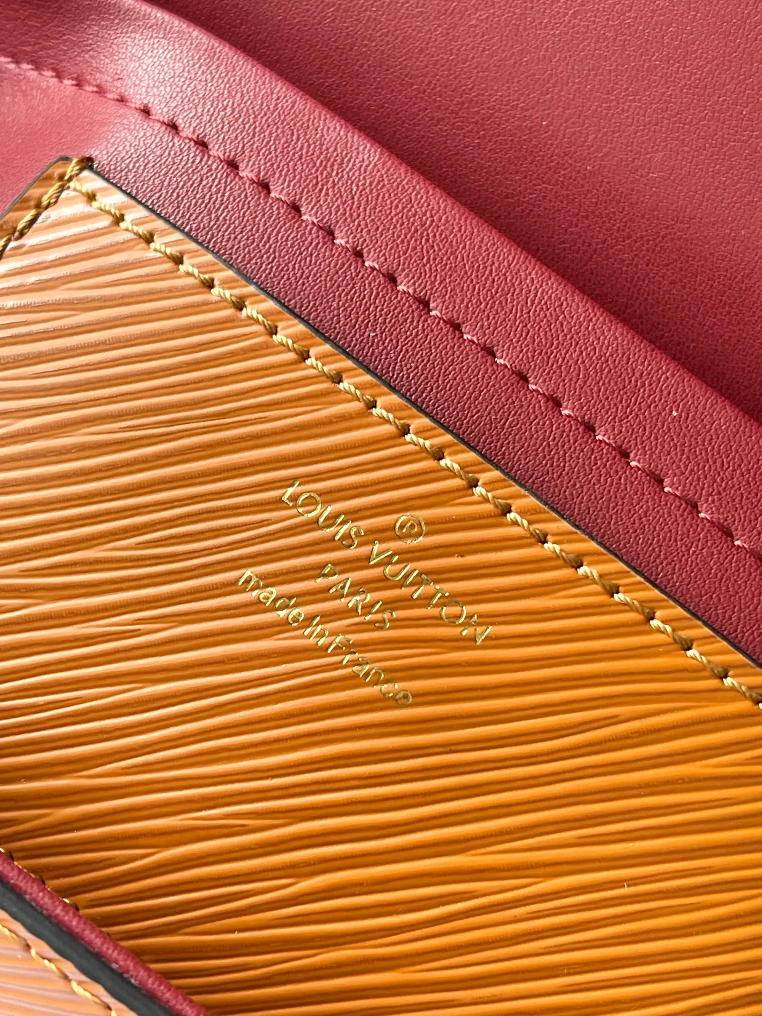 Alternative view of Louis Vuitton Twist MM M20846