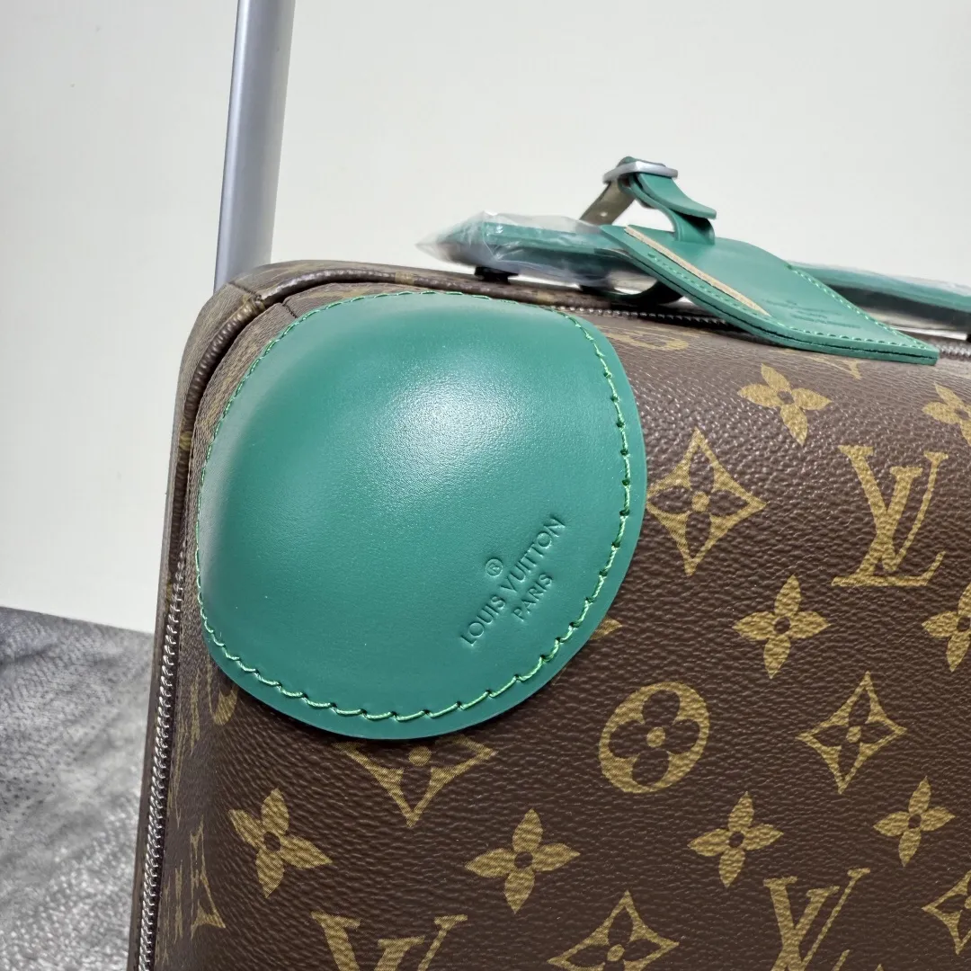 Louis Vuitton Horizon 55 M12610 - Image 8