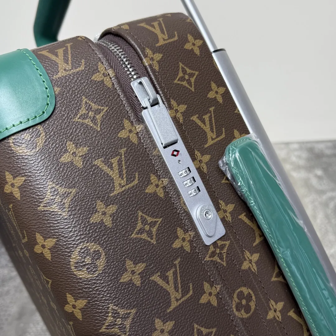 Louis Vuitton Horizon 55 M12610 - Image 10
