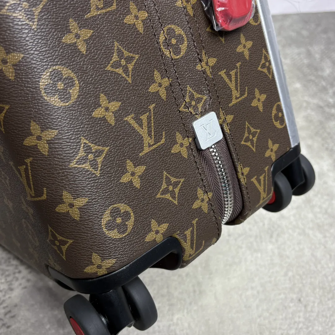 Louis Vuitton Horizon 55 M12611 - Image 10