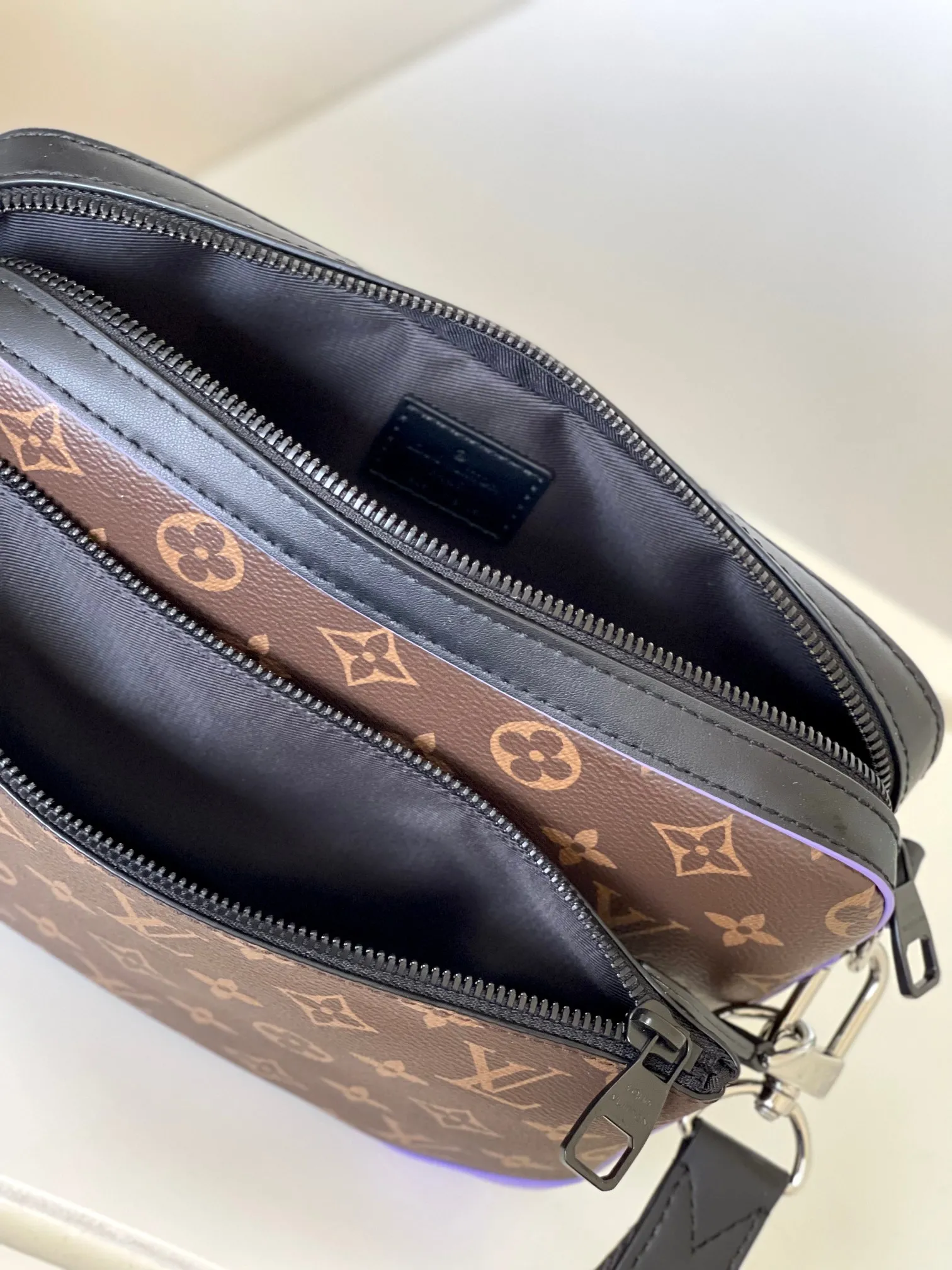 Louis Vuitton Trio Messenger M46266 - 图片 9
