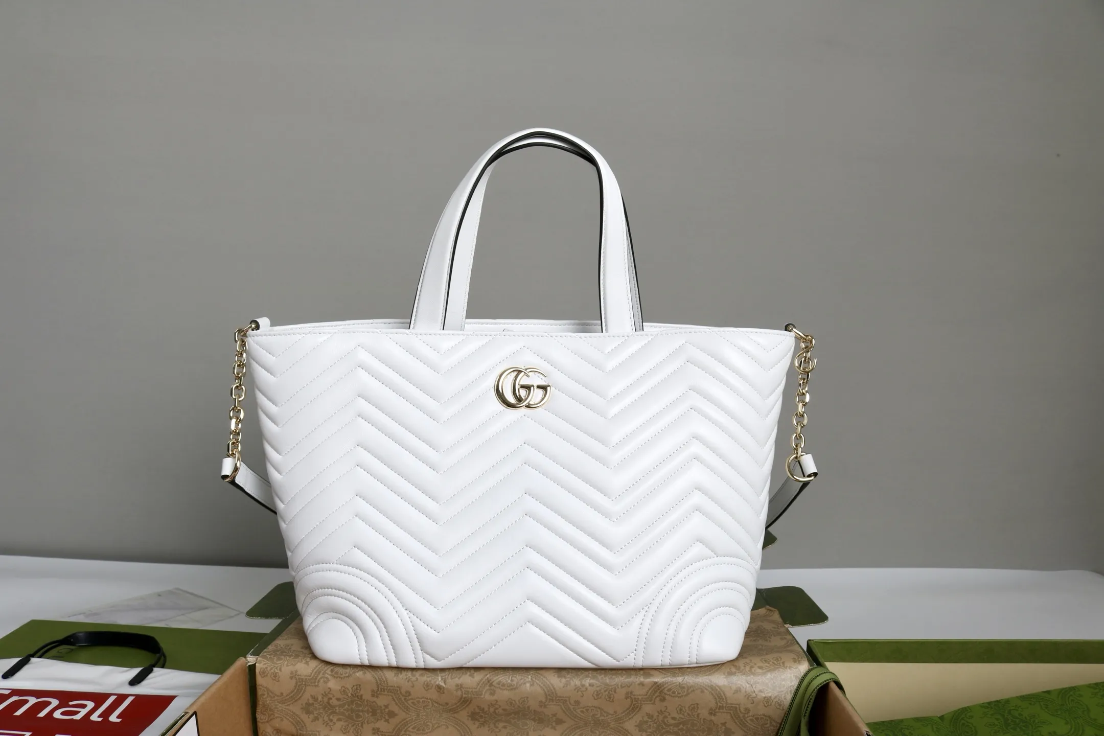Alternative view of Gucci Betty medium tote bag 847387