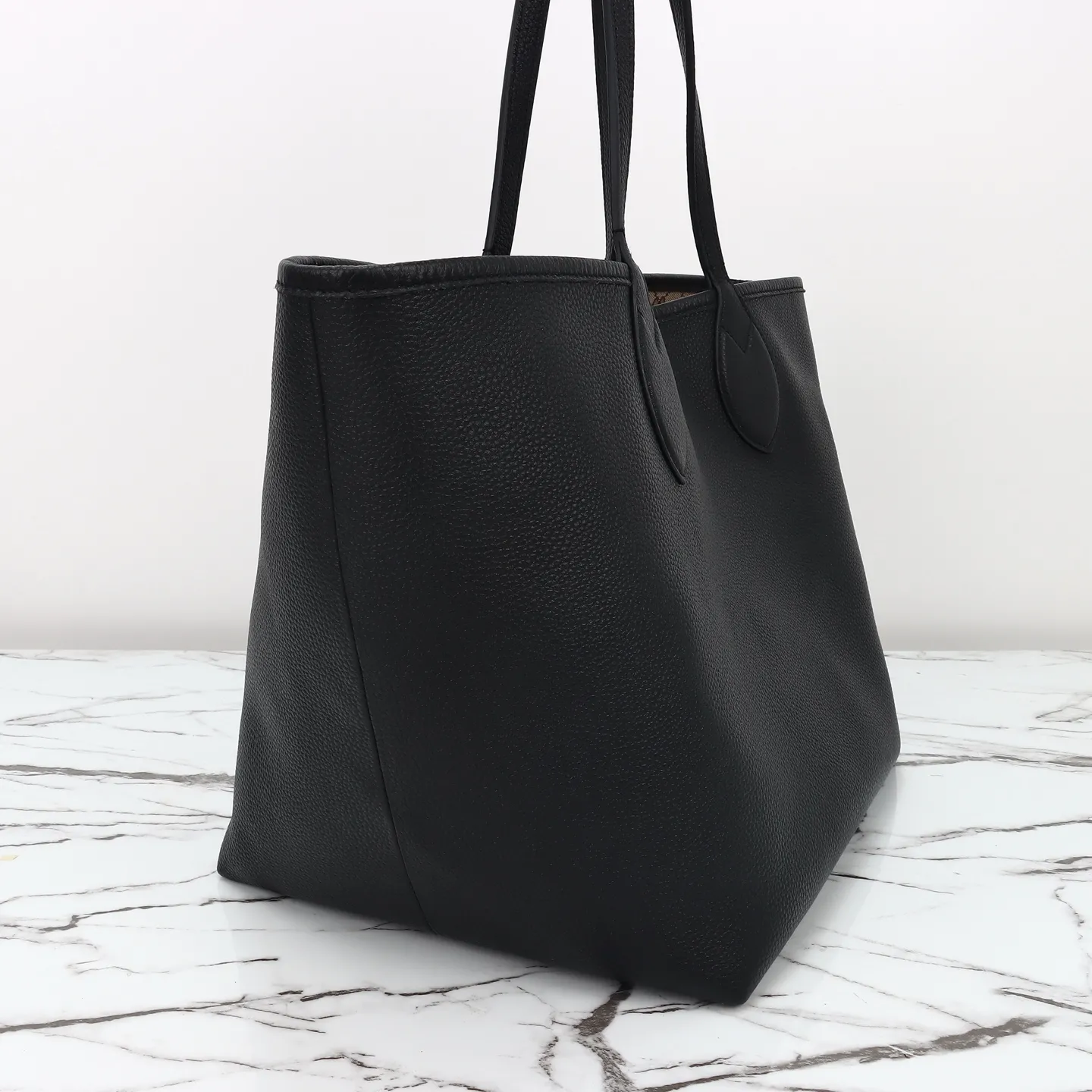Gucci Totissima large reversible tote 839112 - Image 9