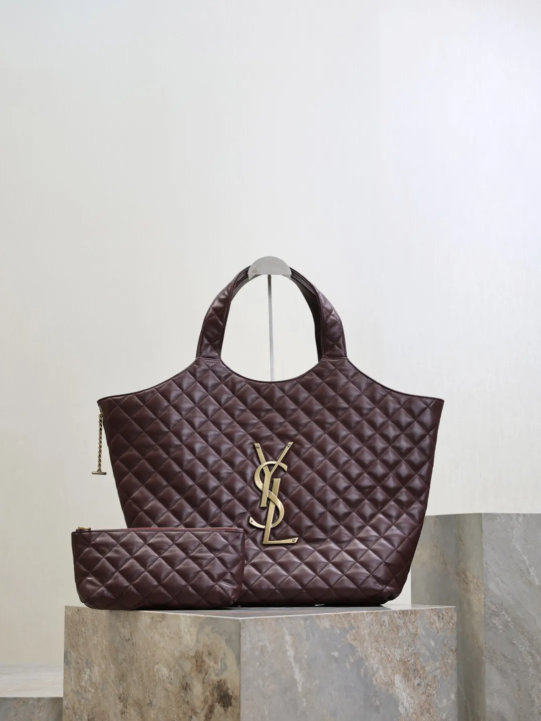 Alternative view of YSL ICARE in quilted lambskin 698651
