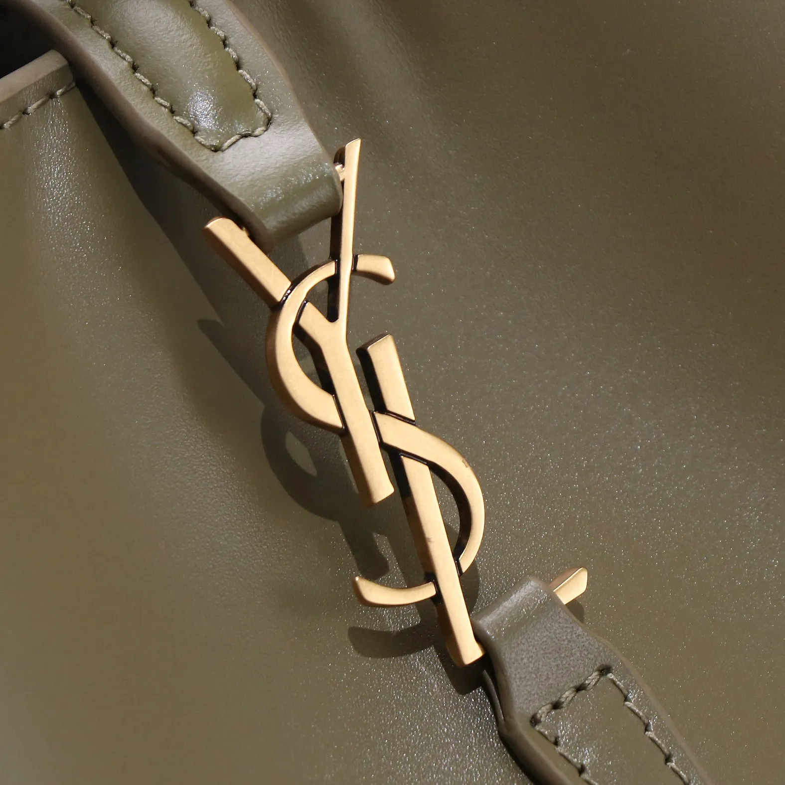YSL LE 37 mini in shiny leather 765870 - Image 3