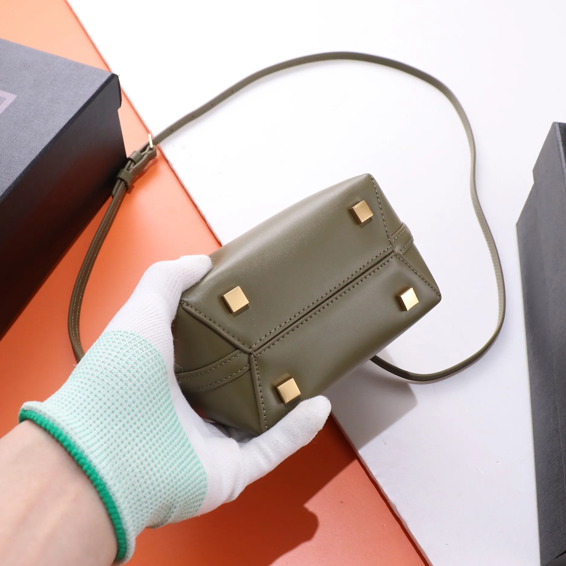YSL LE 37 mini in shiny leather 765870 - Image 6