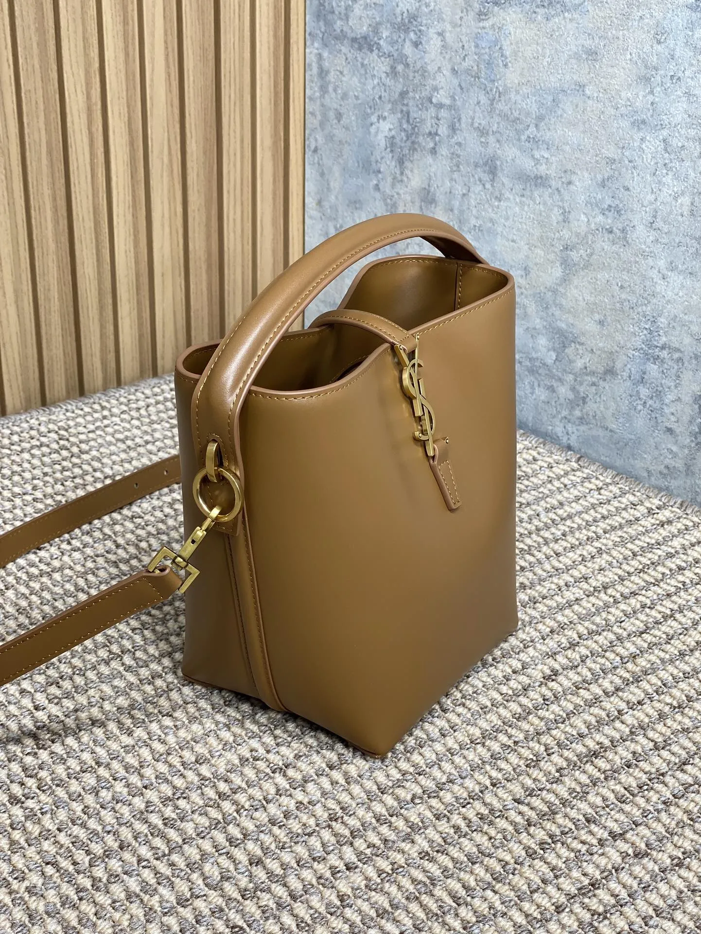YSL LE 37 small in shiny leather 749036 - Image 4
