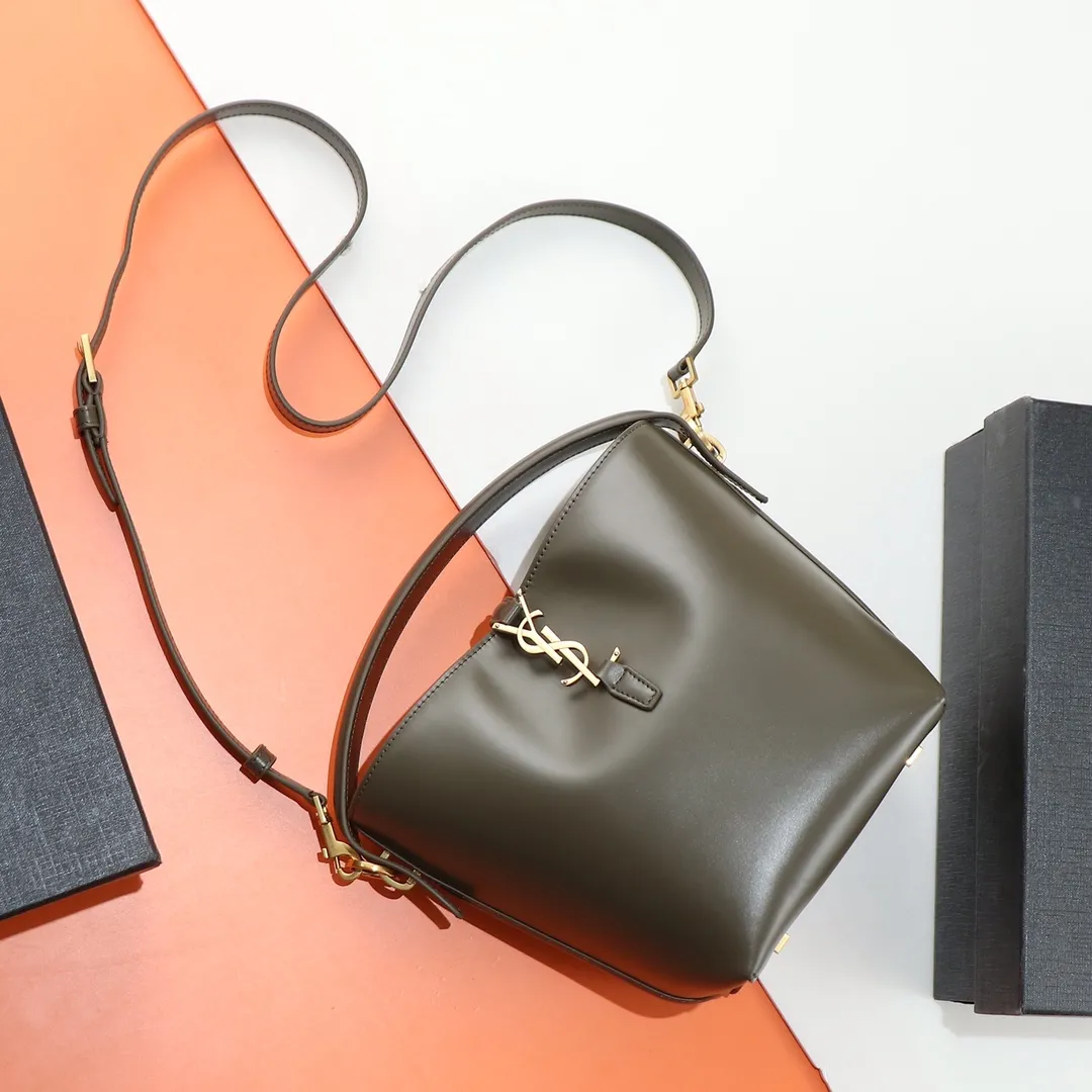 Alternative view of YSL LE 37 small in shiny leather 749036