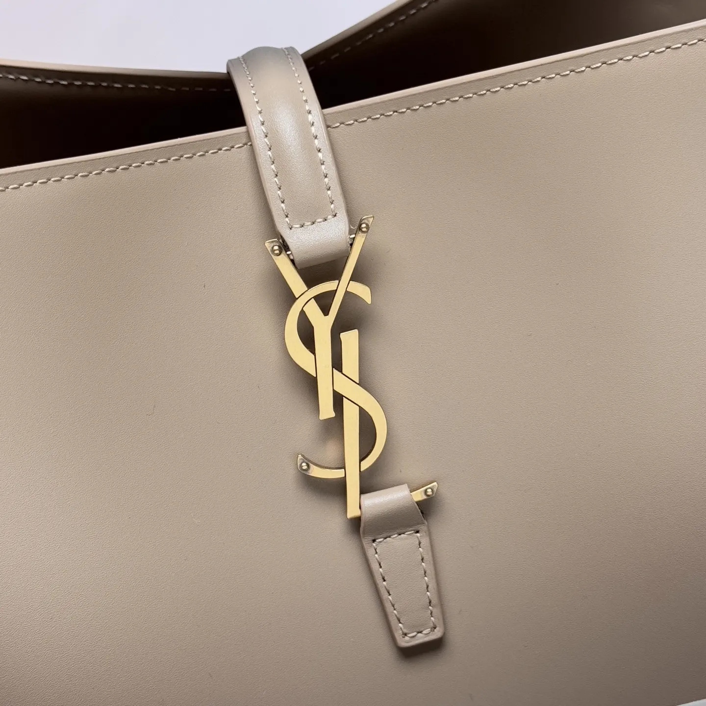 YSL Le 37 in shiny leather 742828 - Image 6
