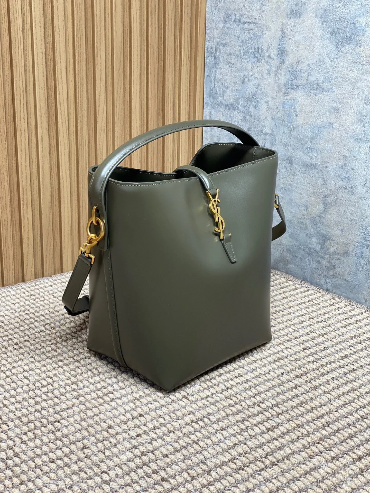 YSL Le 37 in shiny leather 742828 - Image 3