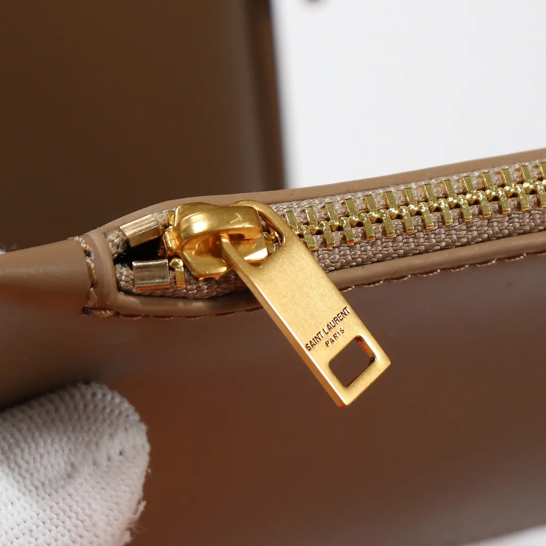 YSL Le 37 in shiny leather 742828 - Image 7