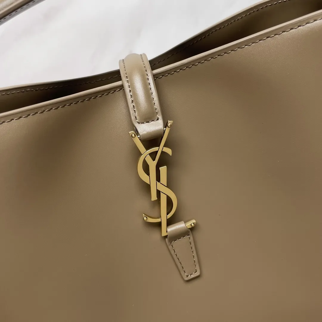 YSL Le 37 in shiny leather 742828 - Image 6