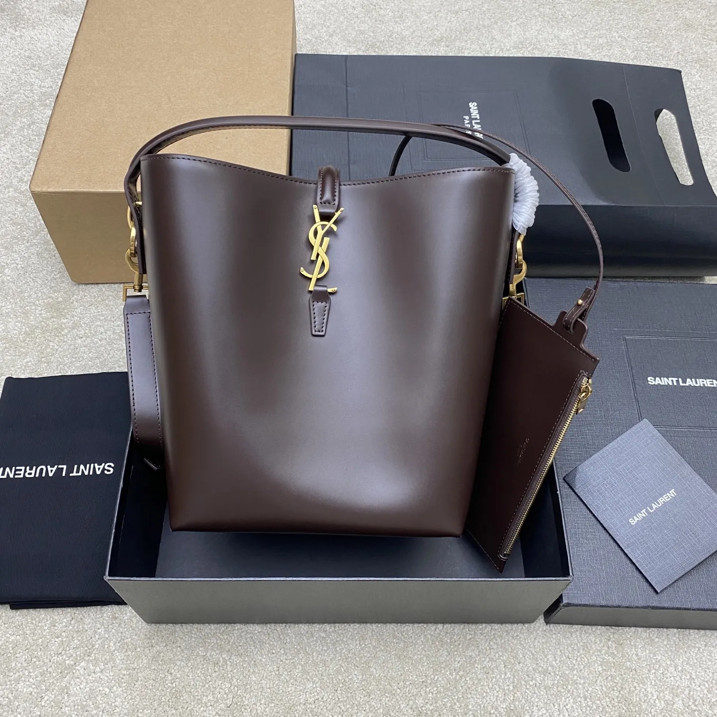 Alternative view of YSL Le 37 in shiny leather 742828