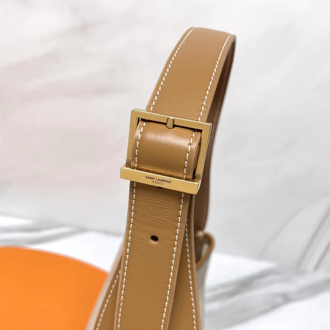 YSL LE 5 à 7 Supple Small in canvas 713938 - Image 8